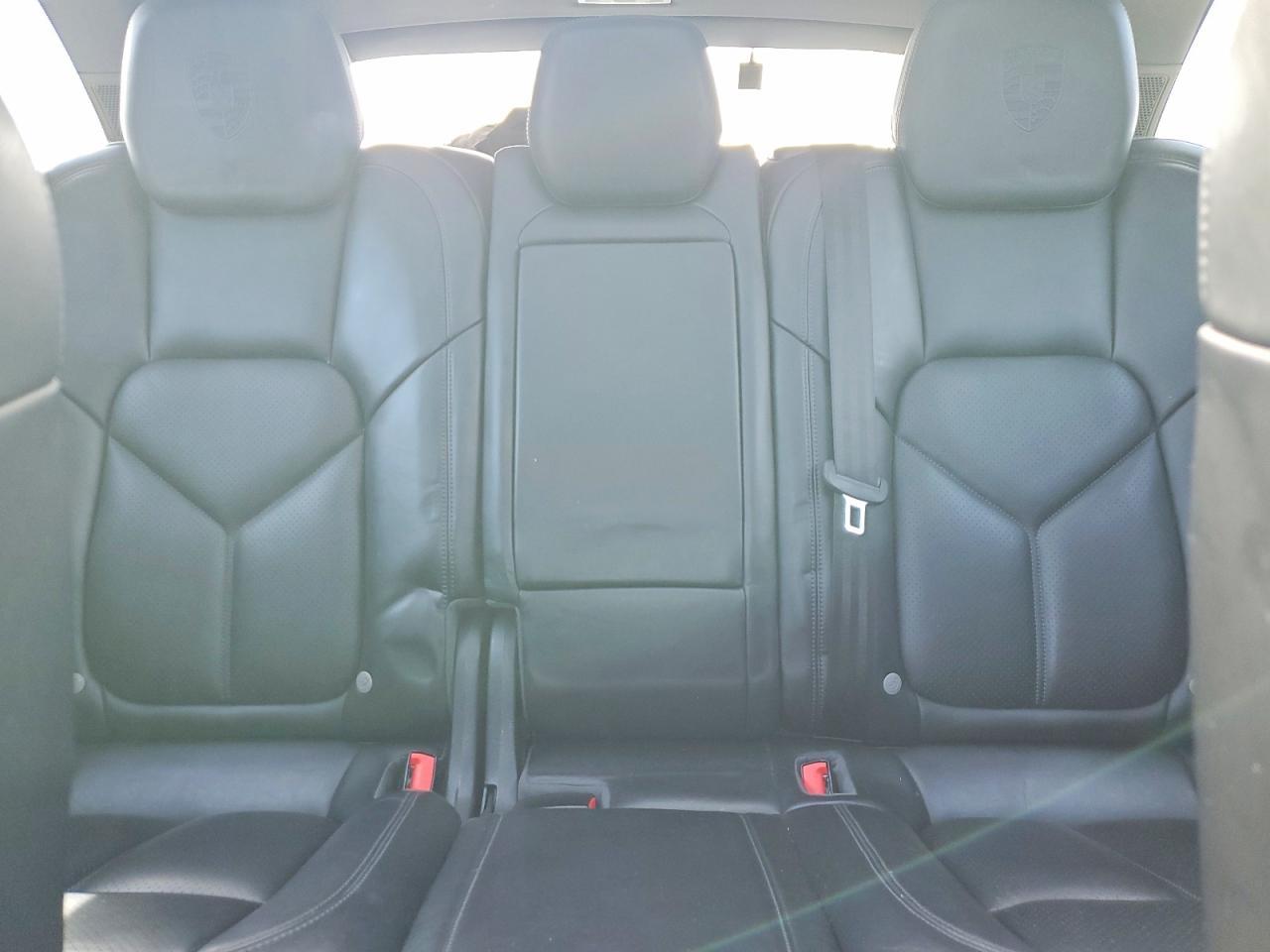 2018 PORSCHE CAYENNE