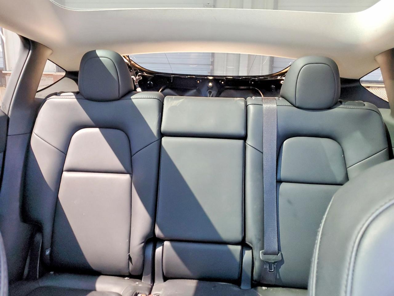 2025 TESLA MODEL Y