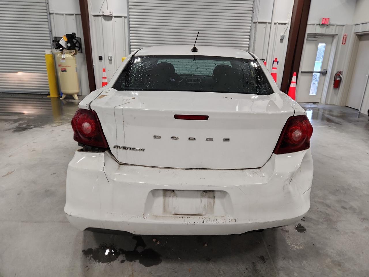 2013 DODGE Avenger