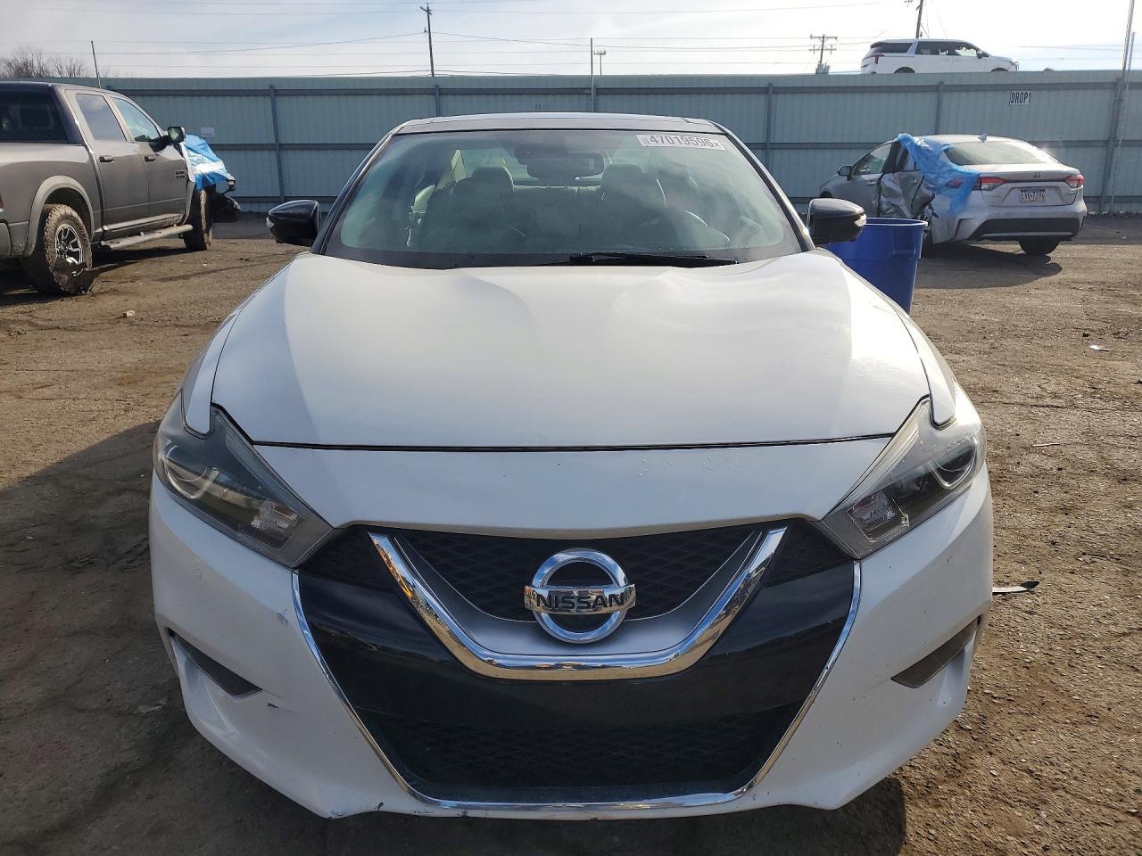 2016 NISSAN Maxima