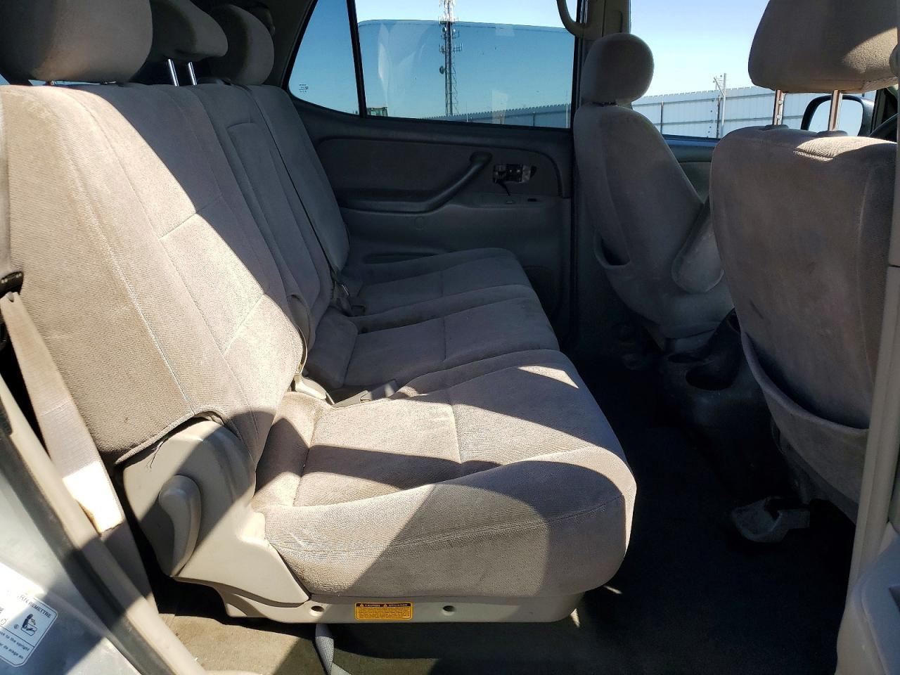 2002 TOYOTA Sequoia