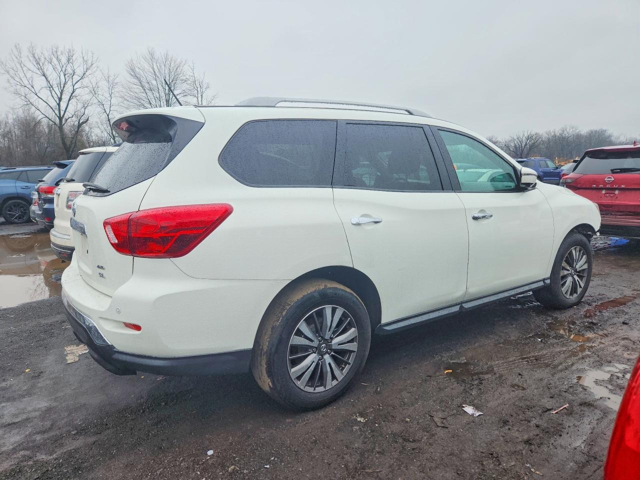 2017 NISSAN PATHFINDER
