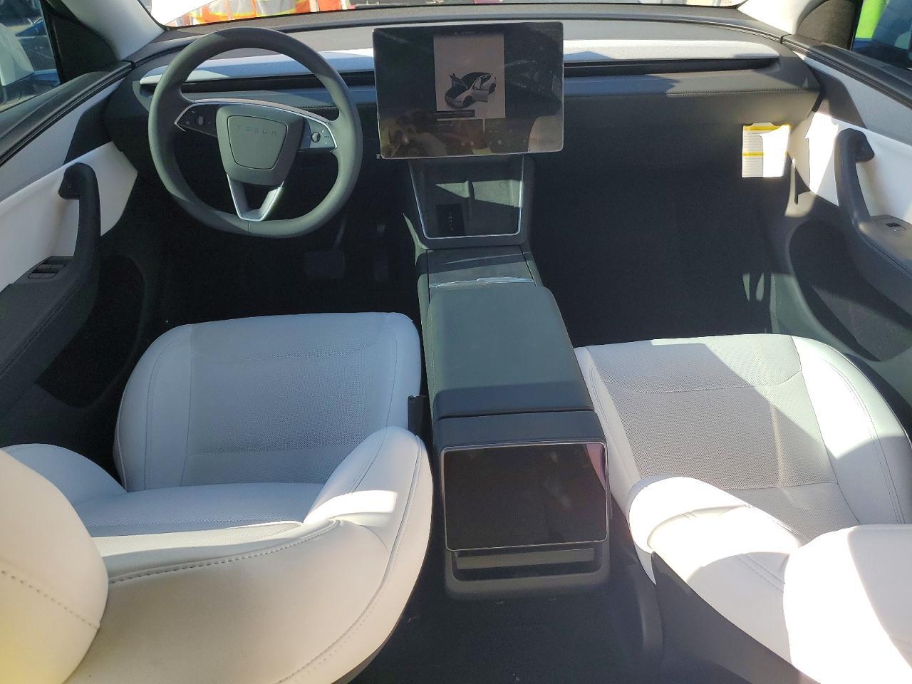 2026 TESLA MODEL Y