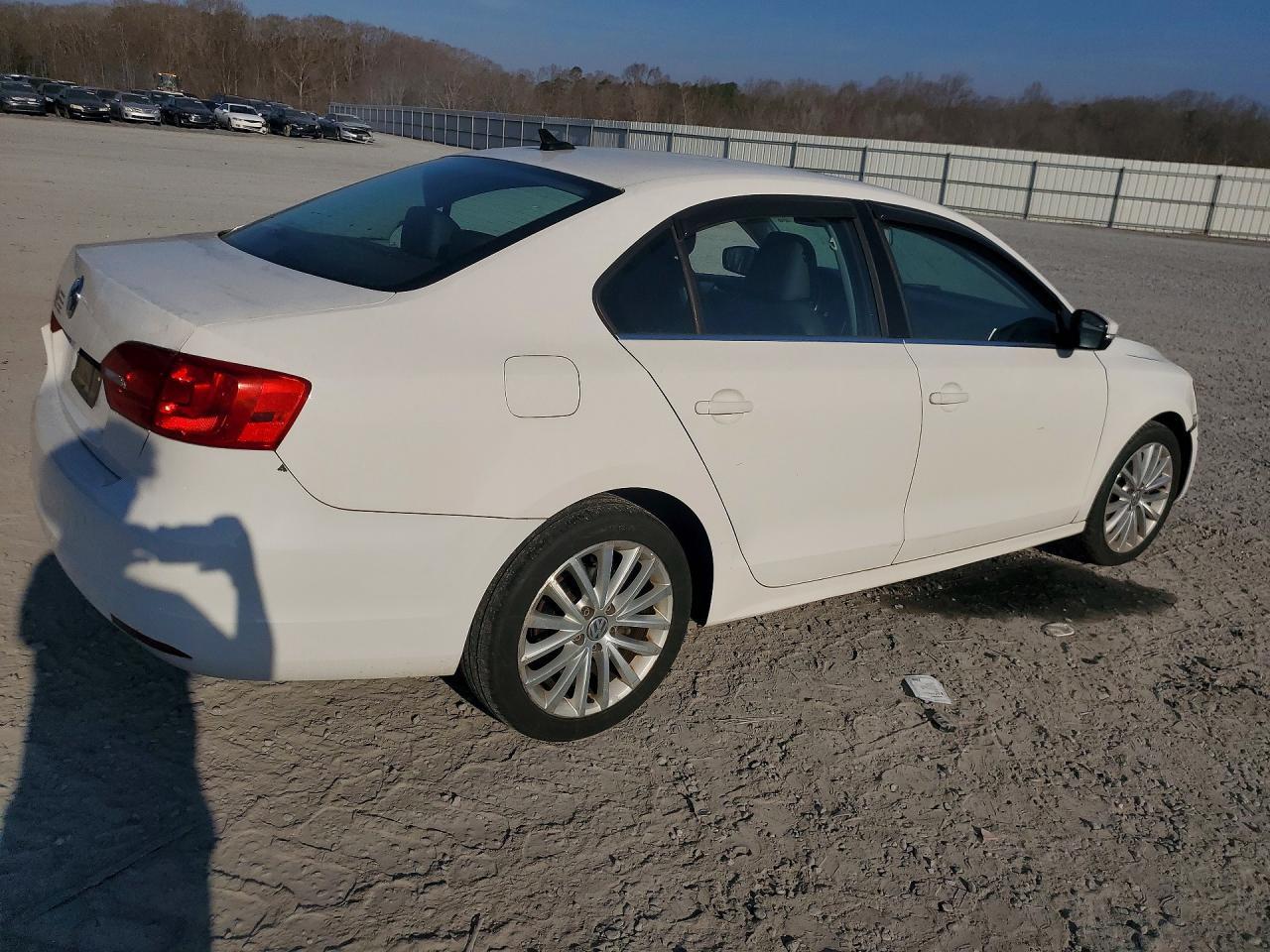 2011 VOLKSWAGEN JETTA