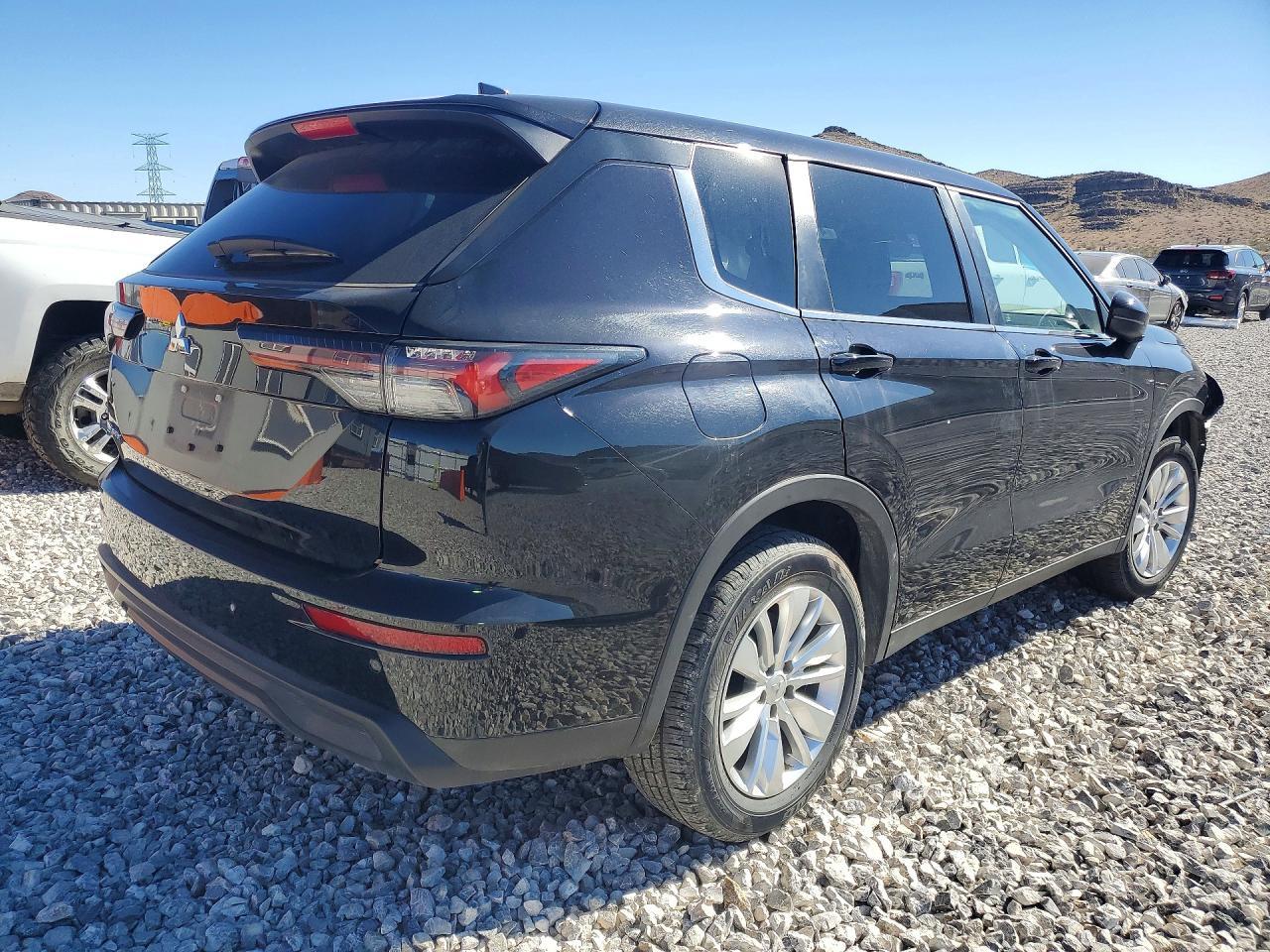 2025 MITSUBISHI outlander