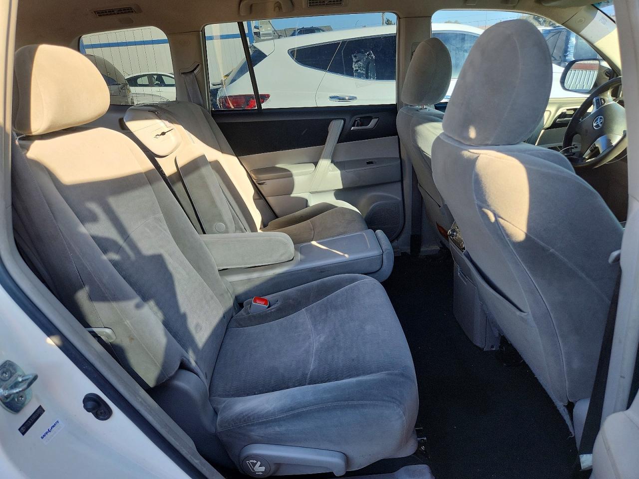 2011 TOYOTA HIGHLANDER