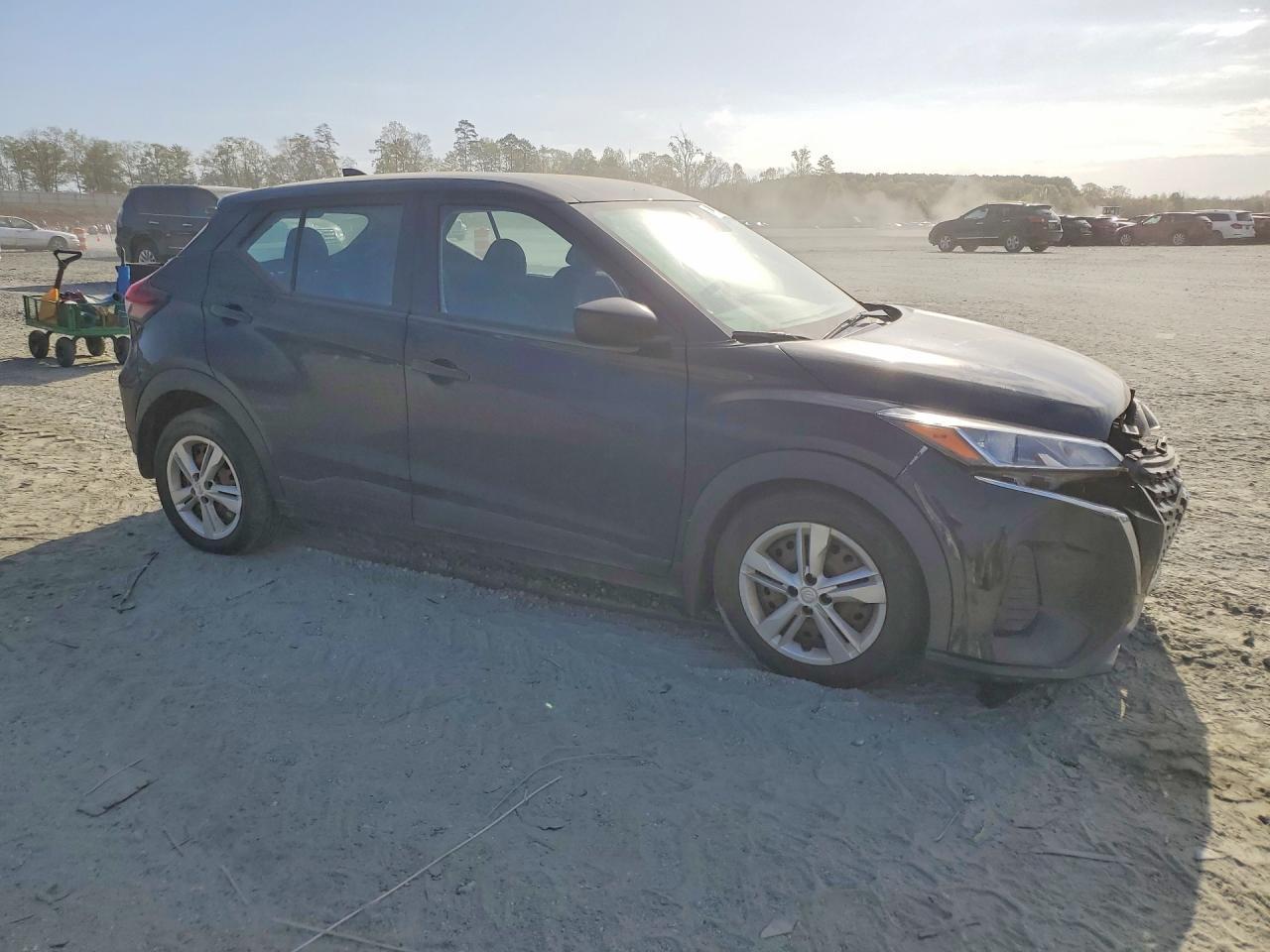 2021 NISSAN KICKS