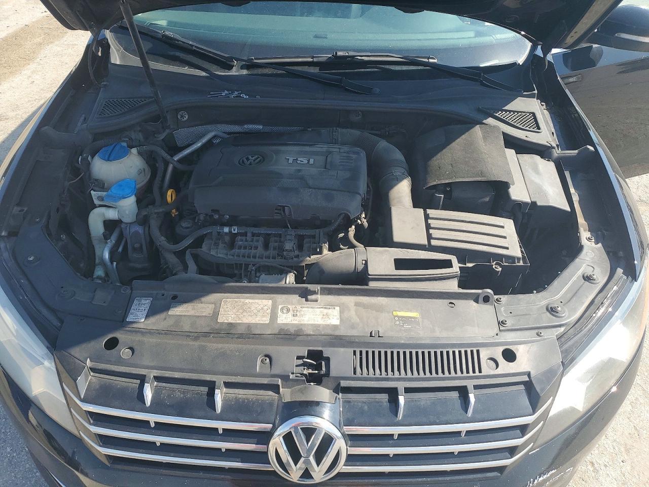 2015 VOLKSWAGEN Passat