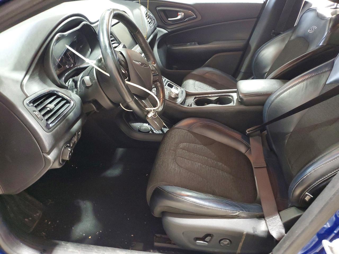 2016 CHRYSLER 200