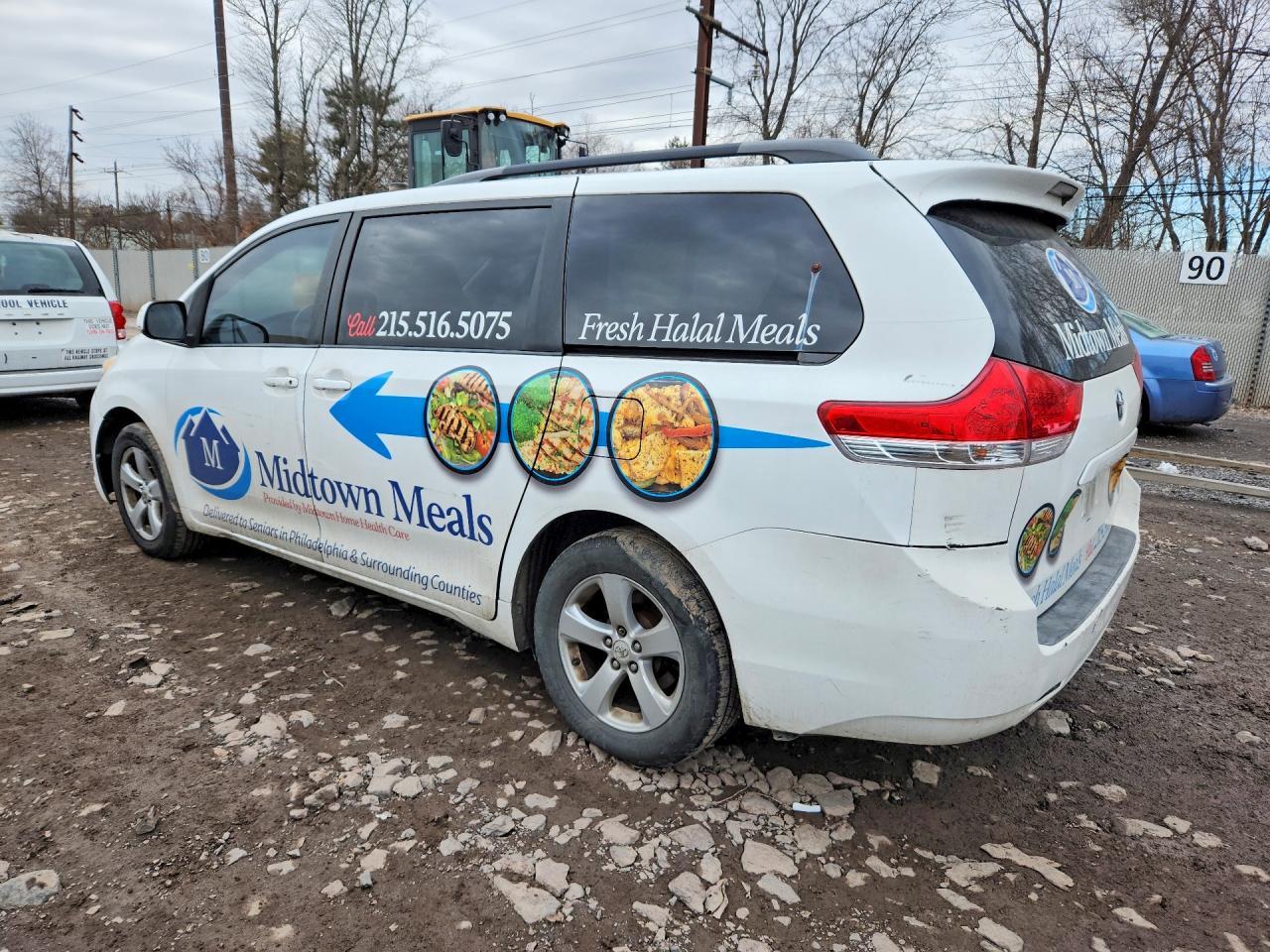 2011 TOYOTA SIENNA
