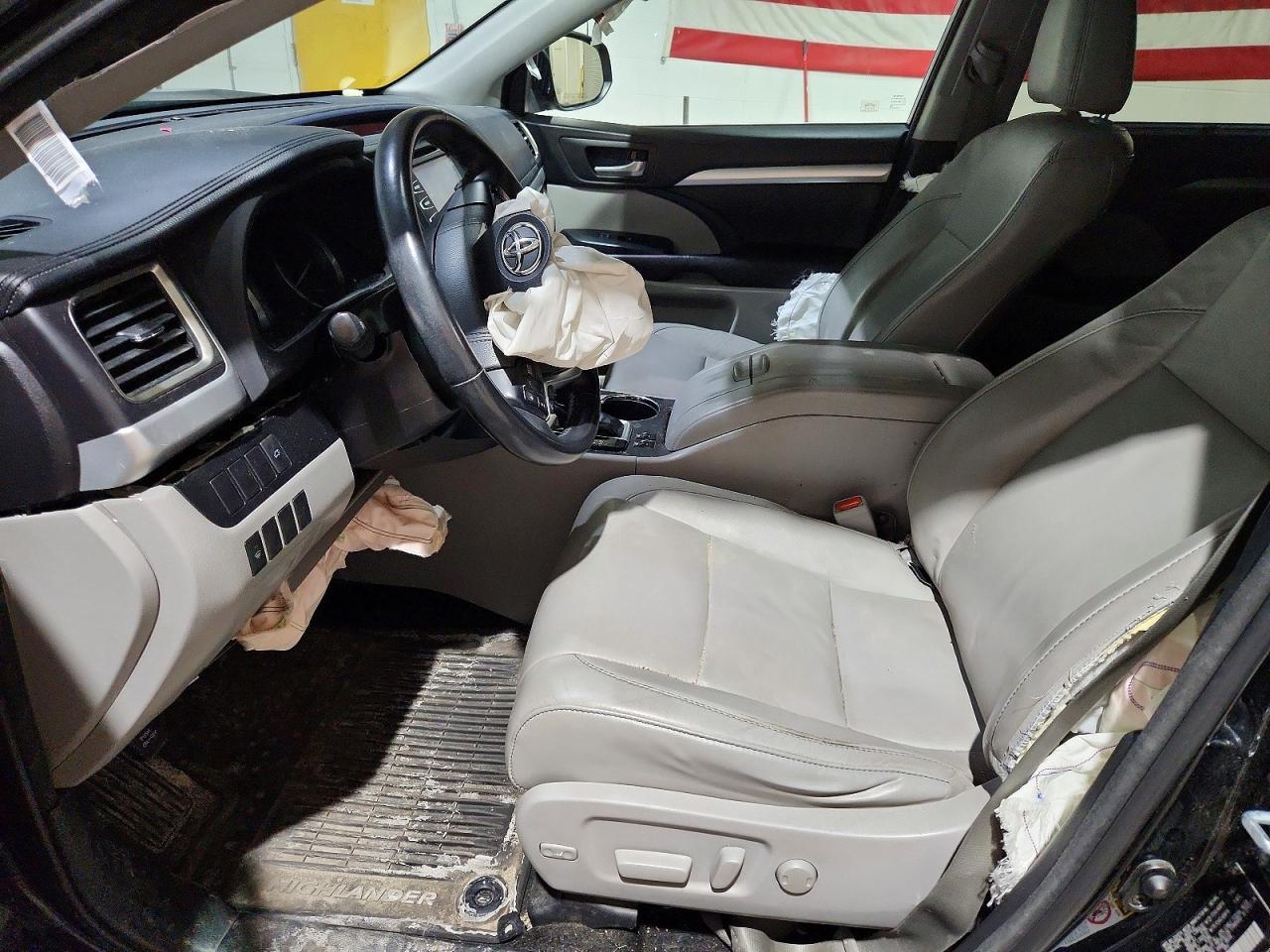 2016 TOYOTA HIGHLANDER