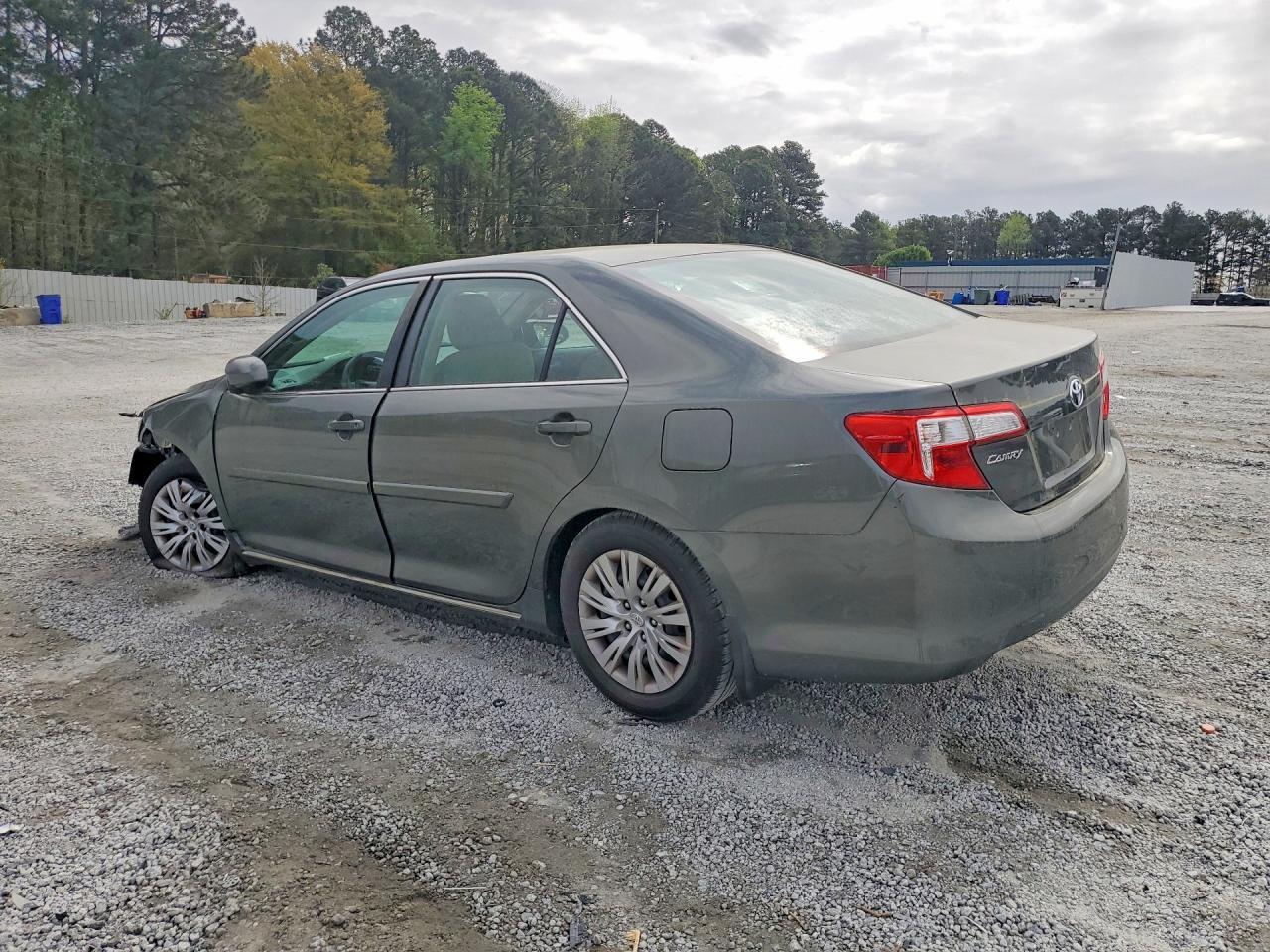 2014 TOYOTA CAMRY