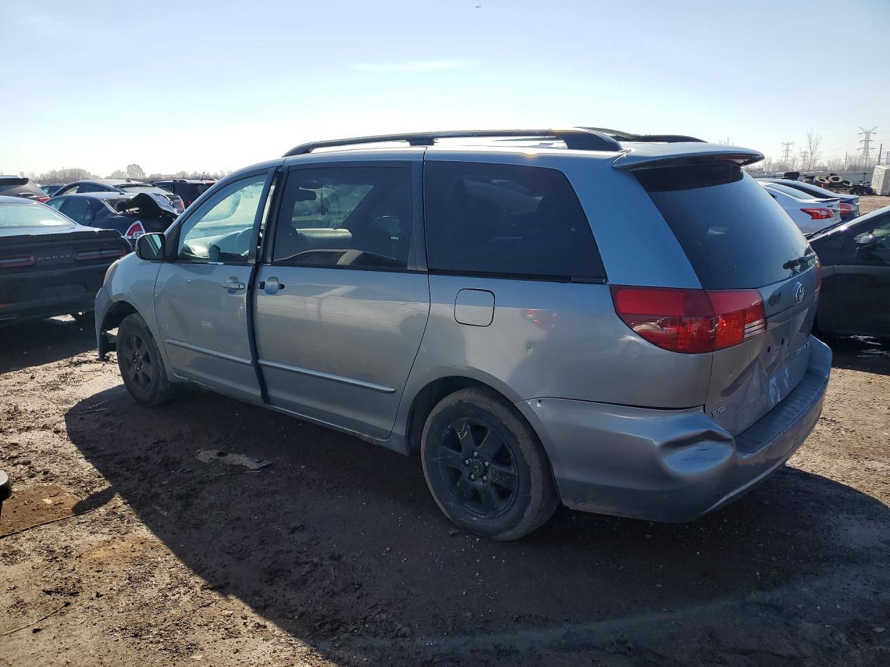 2004 TOYOTA SIENNA