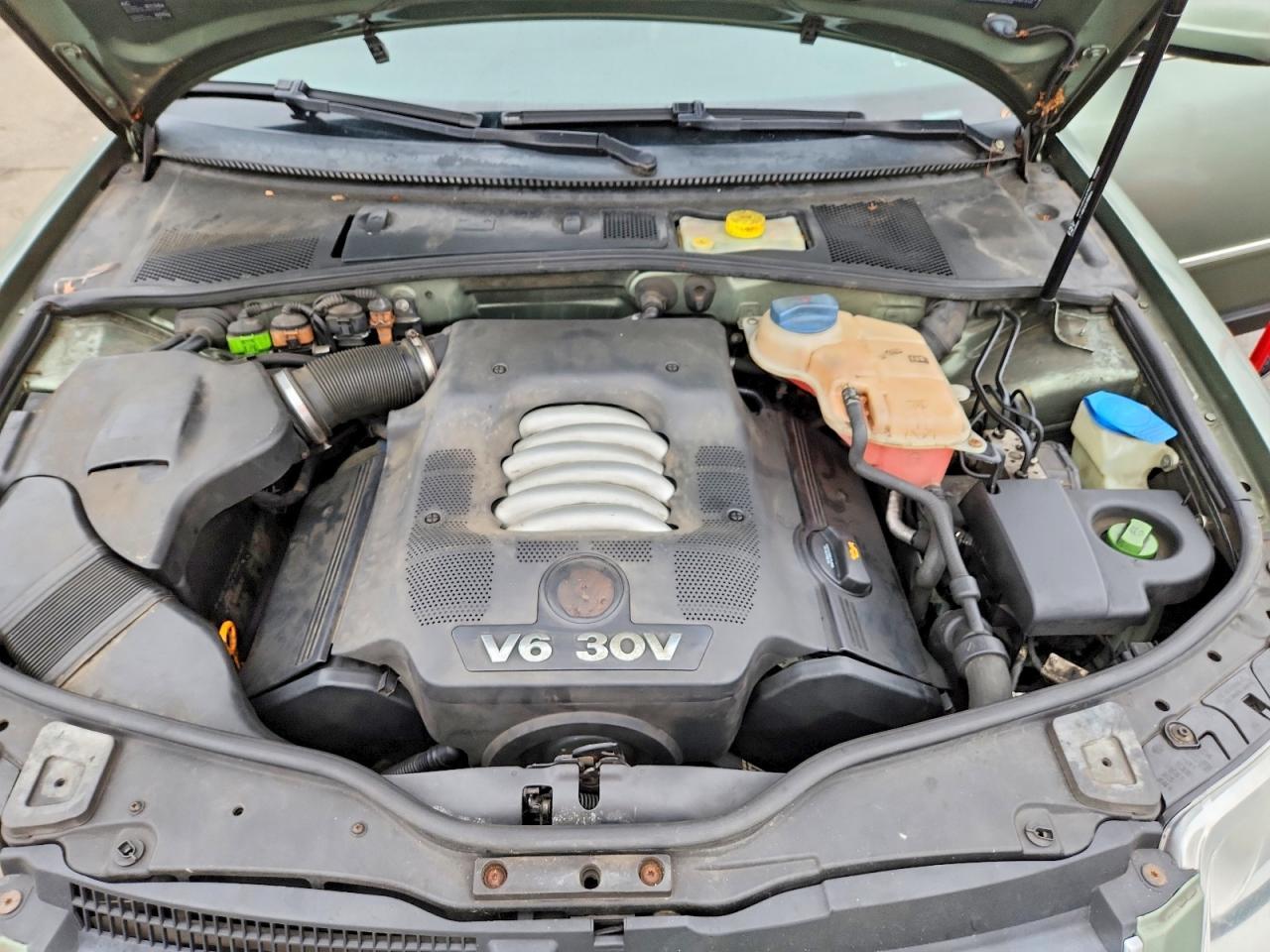 2004 VOLKSWAGEN Passat