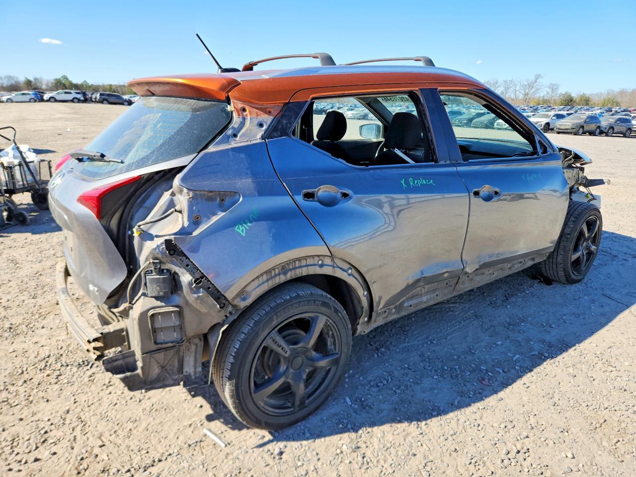 2019 NISSAN KICKS