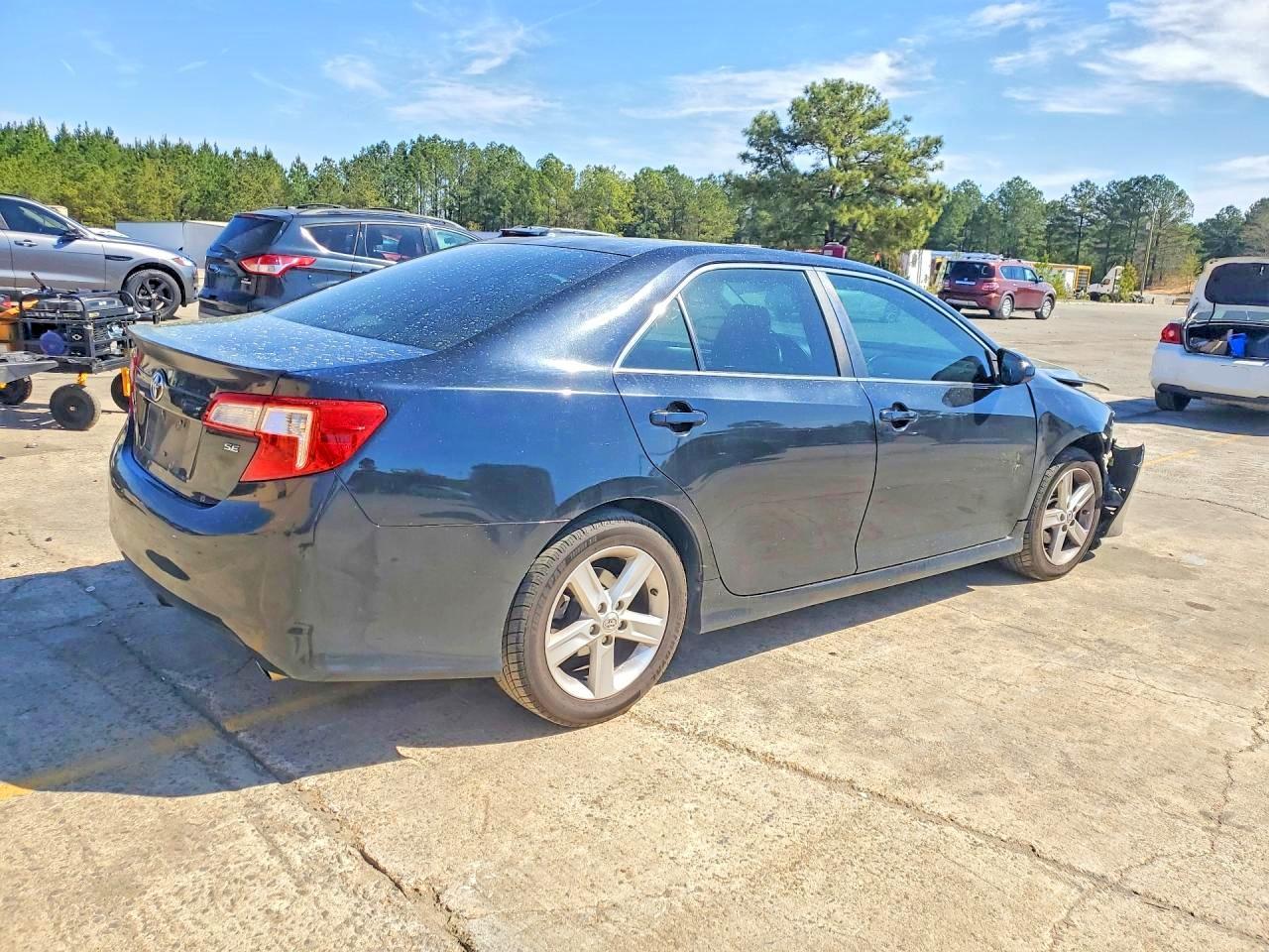2014 TOYOTA CAMRY
