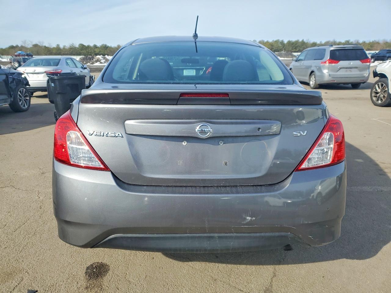 2018 NISSAN VERSA