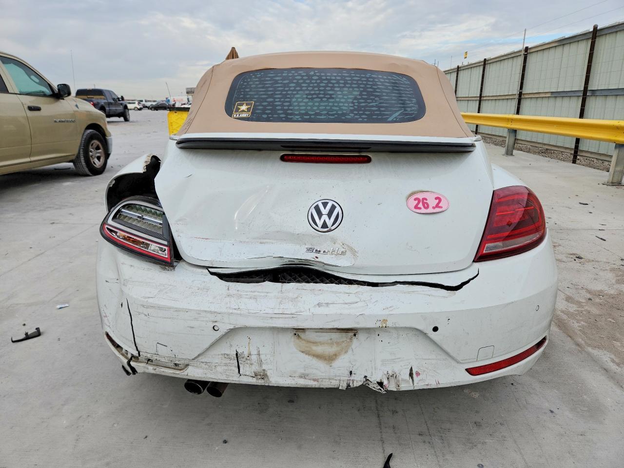 2019 VOLKSWAGEN Beetle