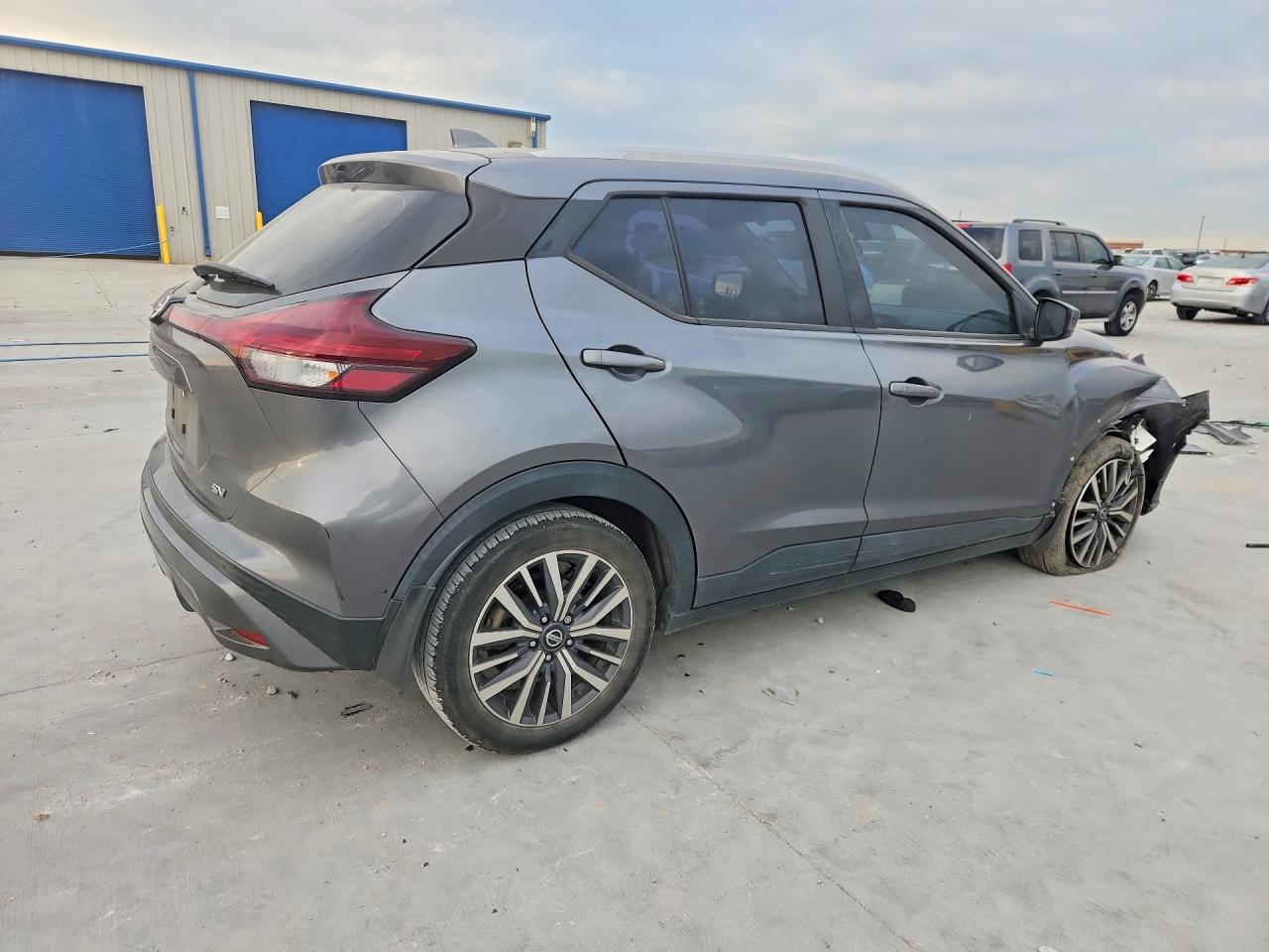 2021 NISSAN KICKS
