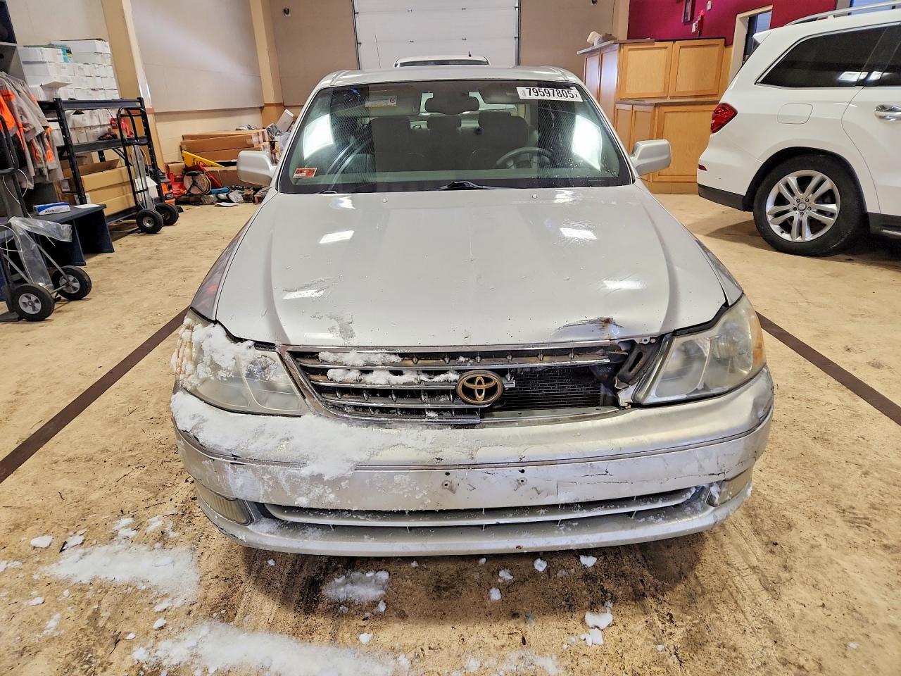 2004 TOYOTA Avalon