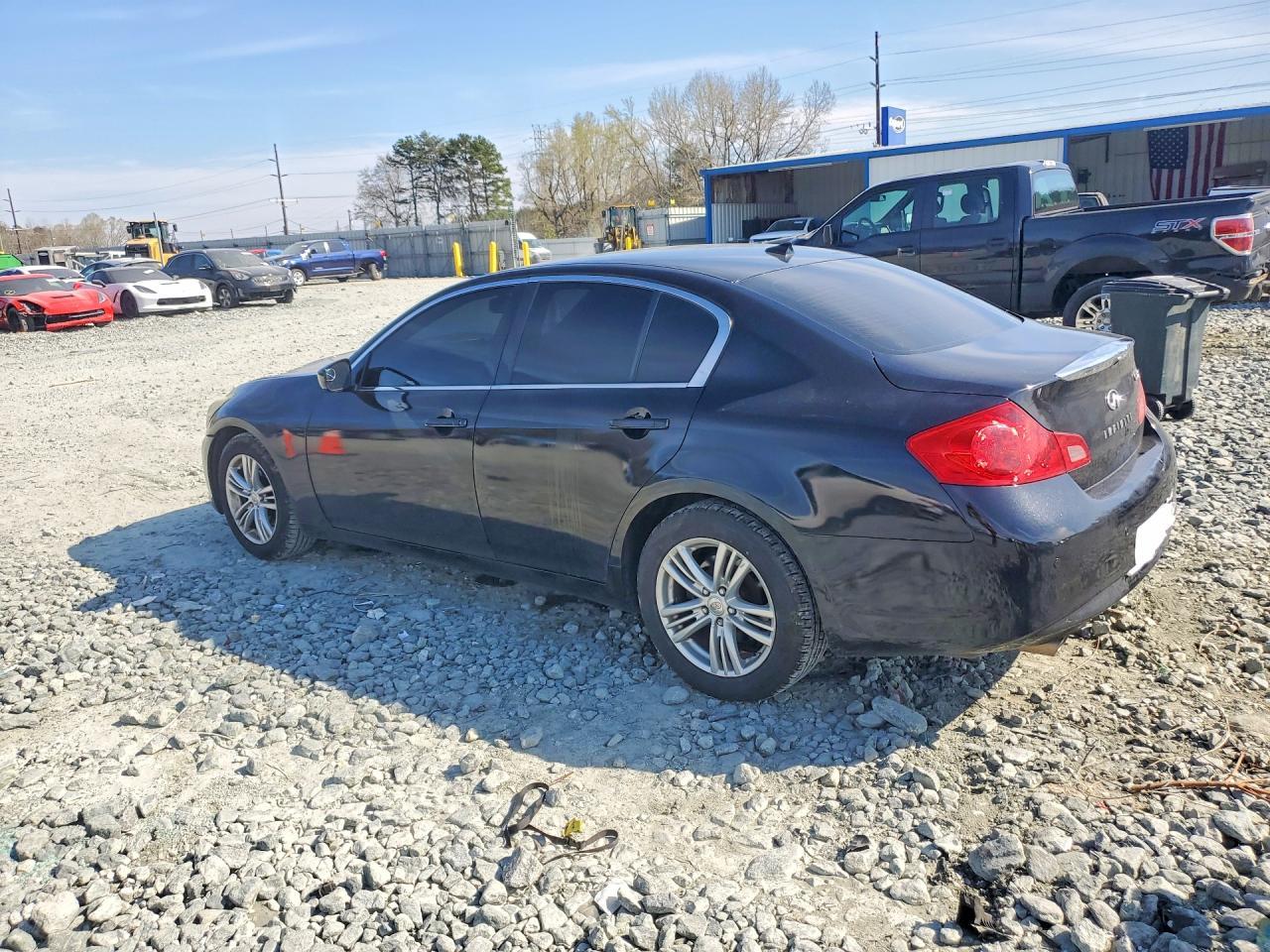2013 INFINITI G37