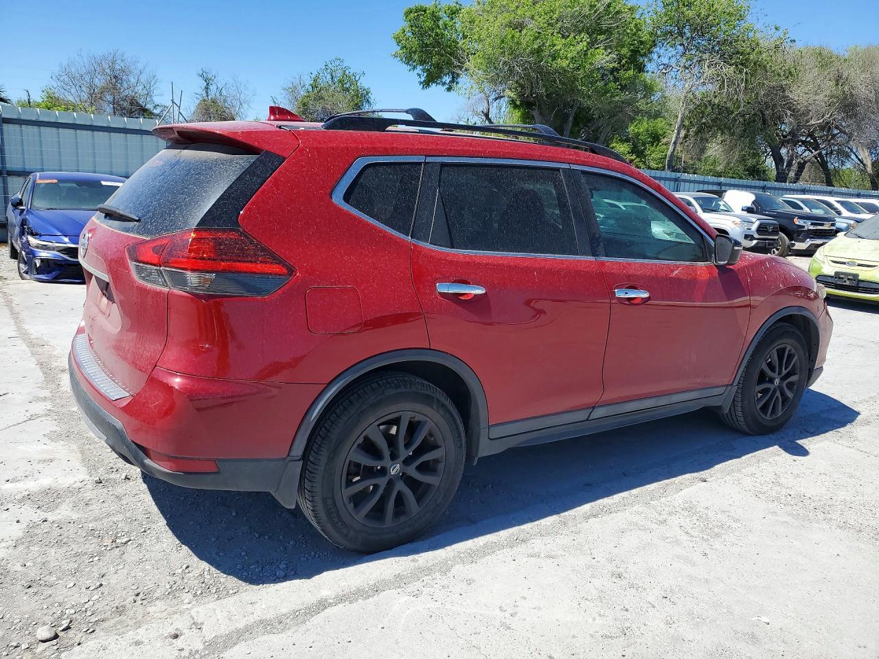 2017 NISSAN ROGUE