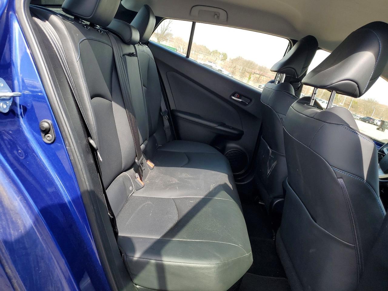 2016 TOYOTA PRIUS