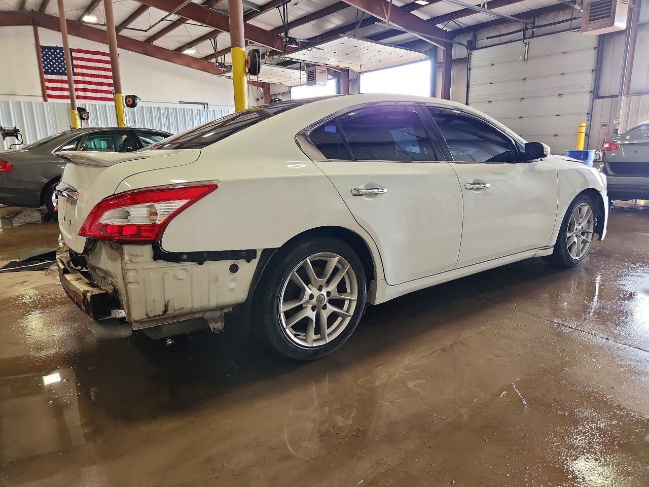 2009 NISSAN Maxima