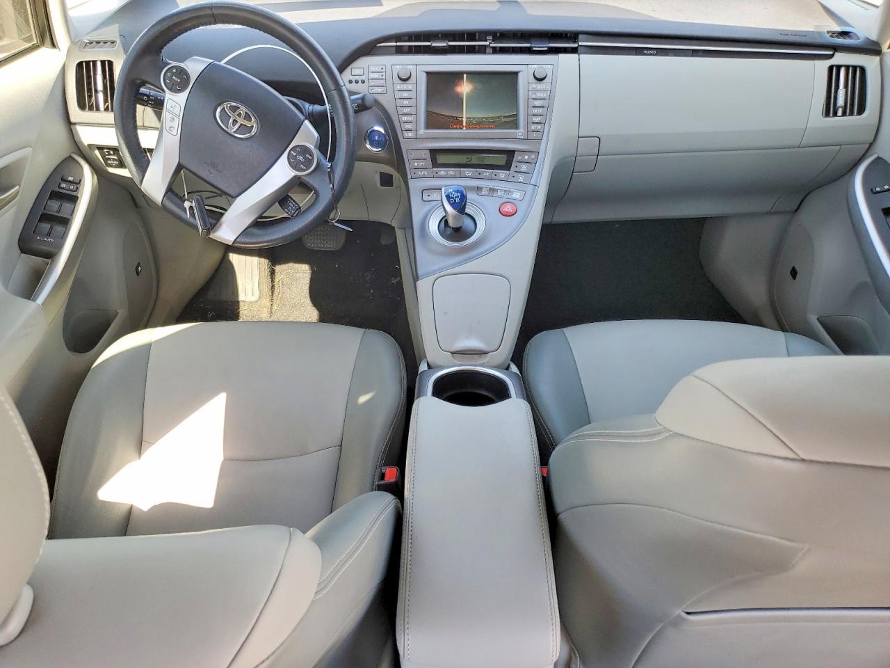 2015 TOYOTA PRIUS