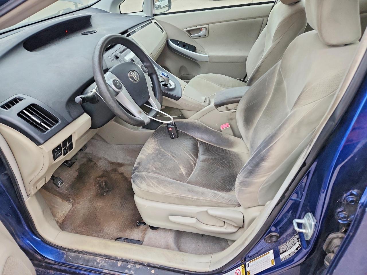 2011 TOYOTA PRIUS