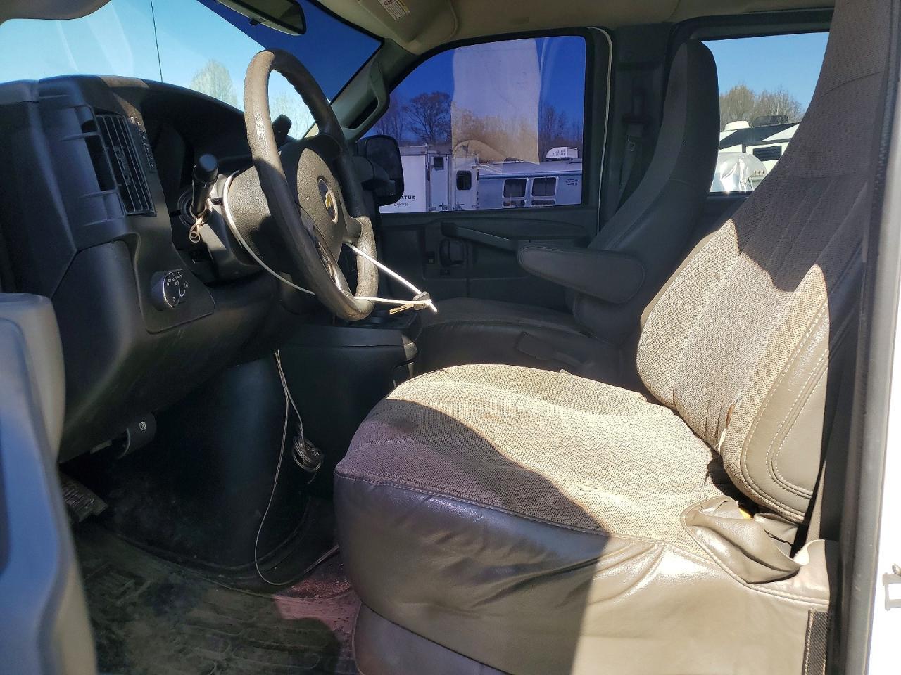 2016 CHEVROLET Express 3500