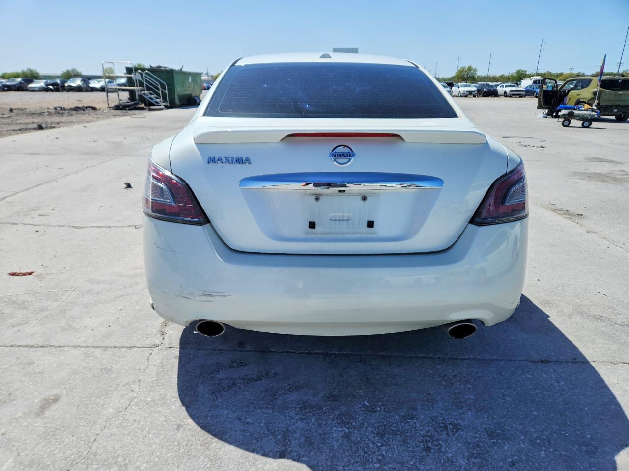 2014 NISSAN Maxima