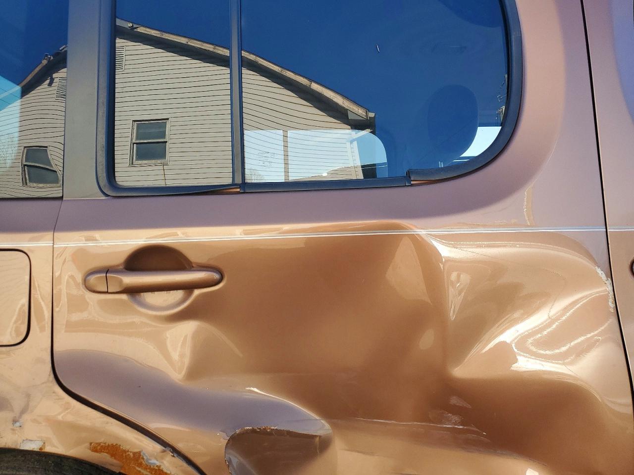 2011 NISSAN CUBE