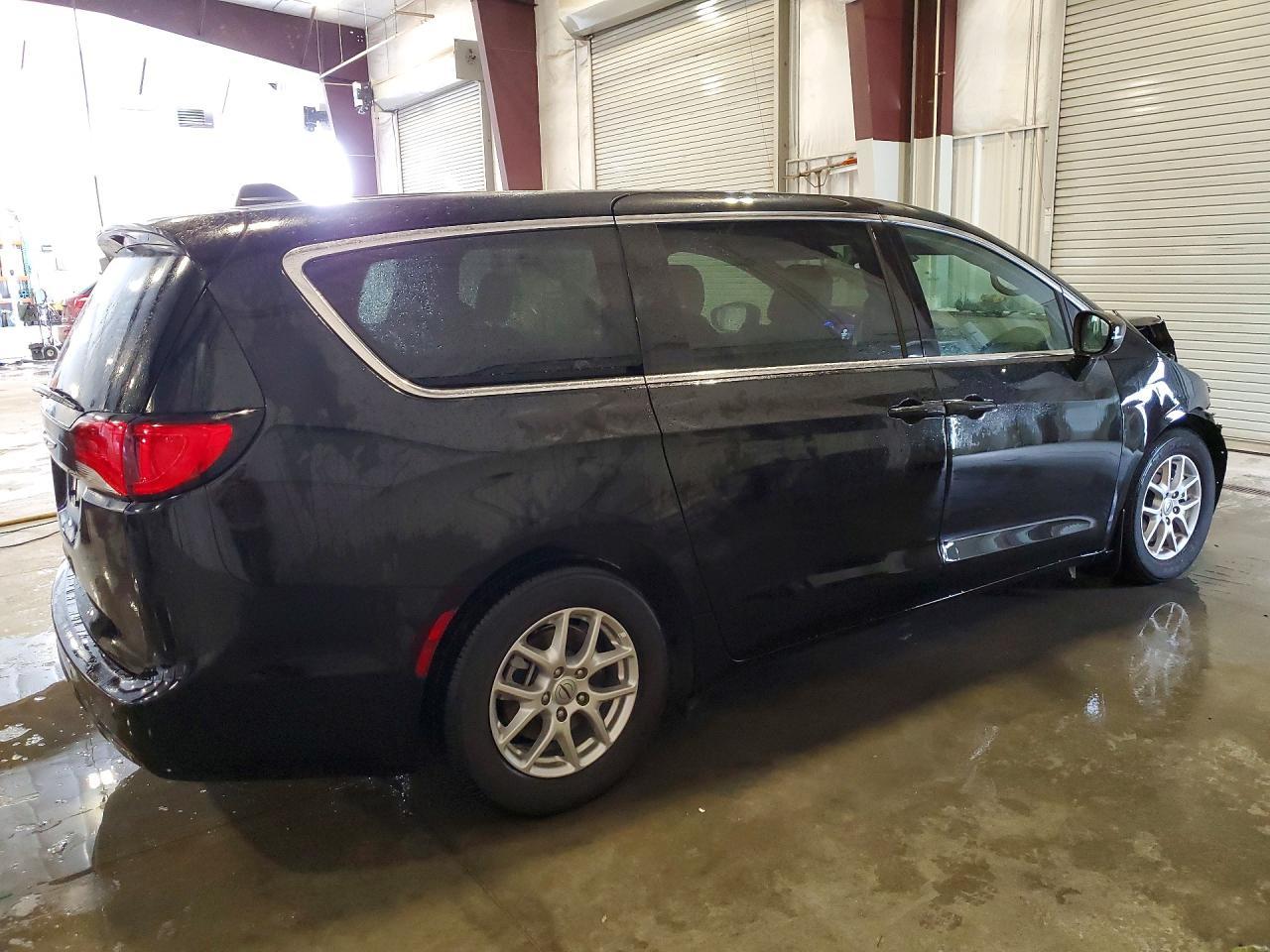 2025 CHRYSLER Voyager