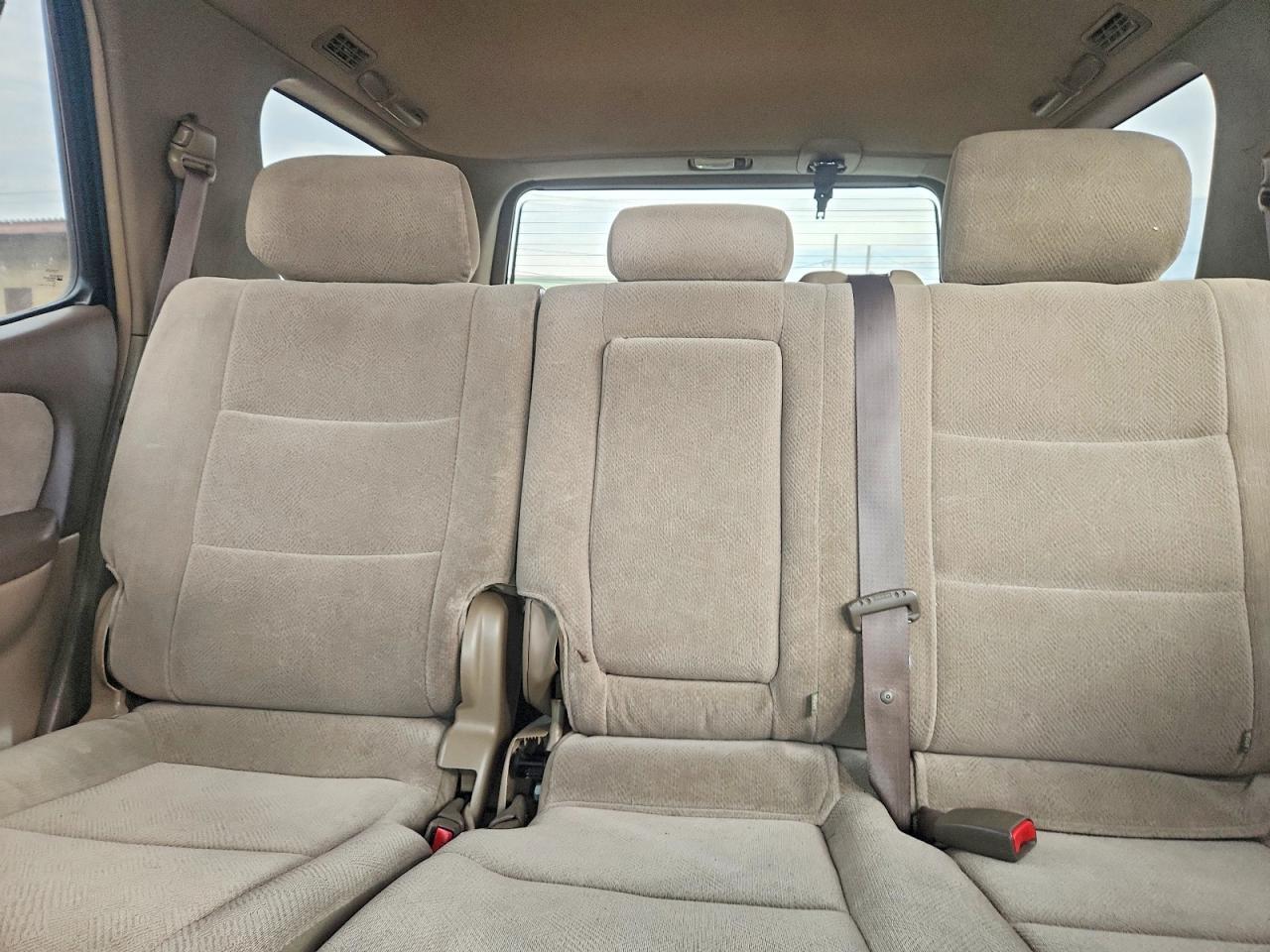 2004 TOYOTA Sequoia