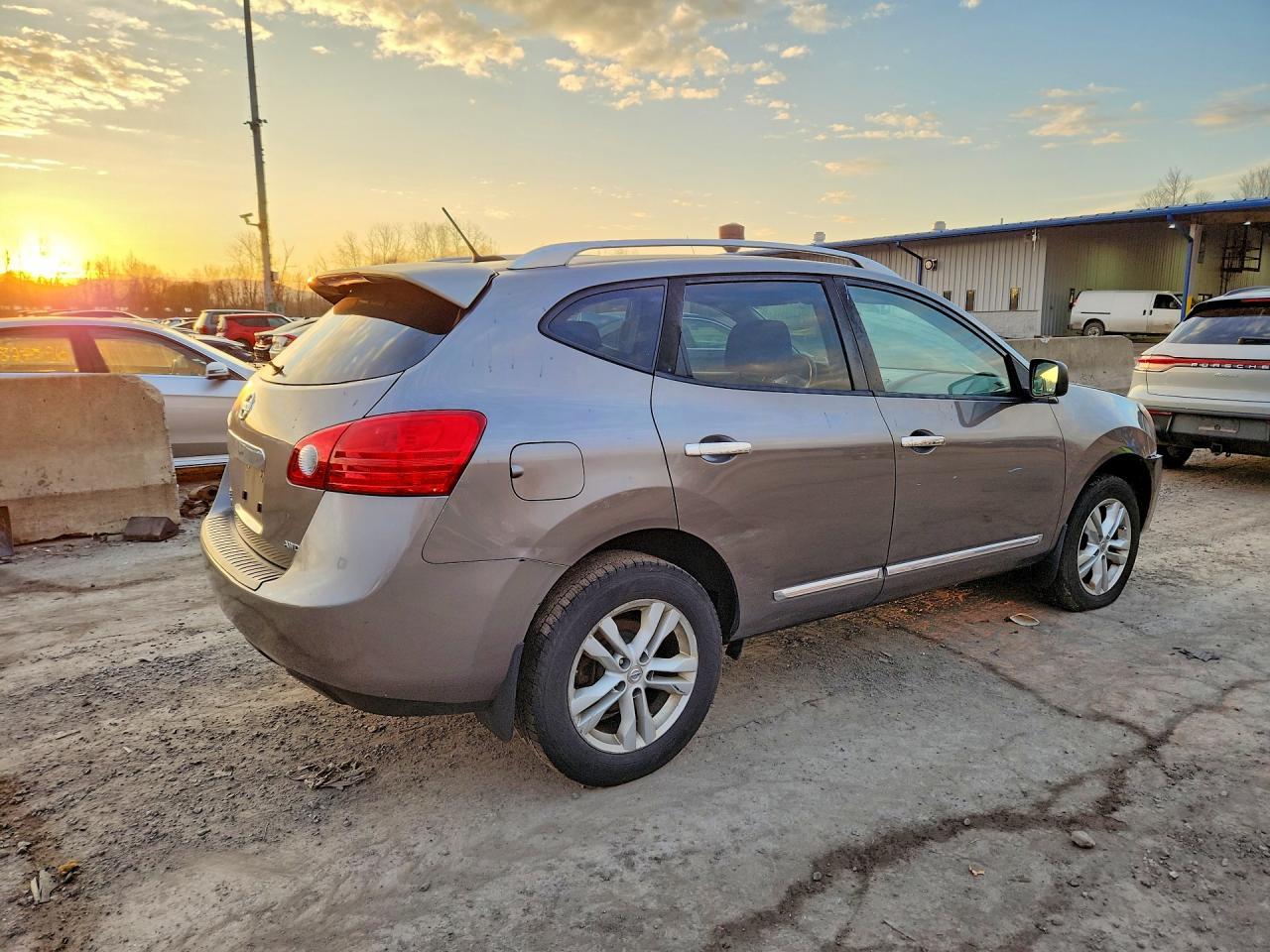 2015 NISSAN ROGUE