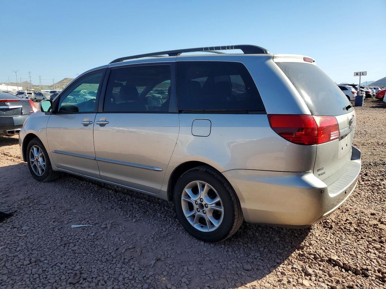 2004 TOYOTA SIENNA