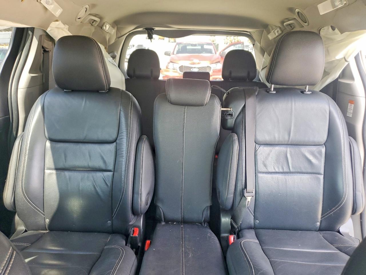2016 TOYOTA SIENNA