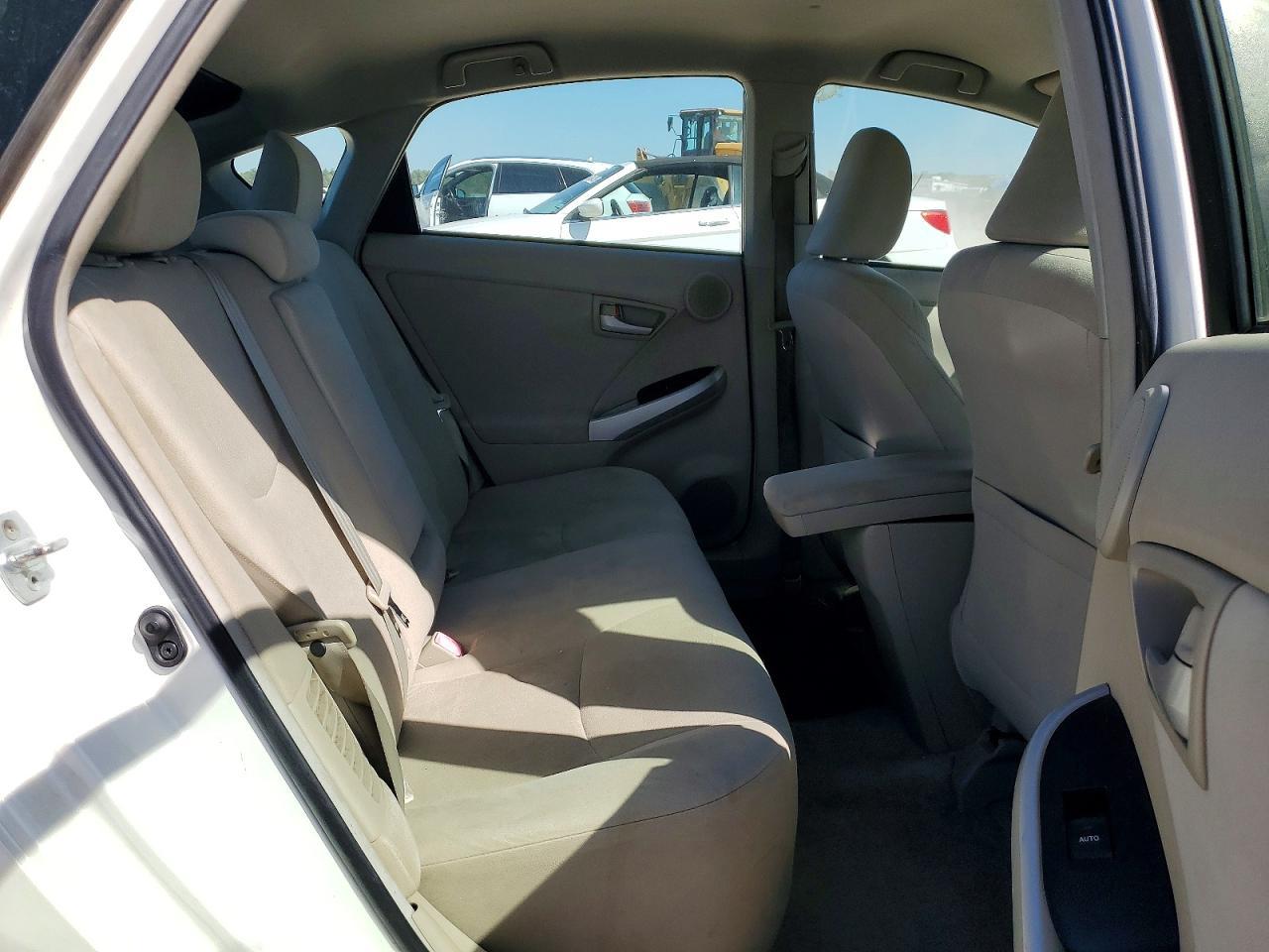 2011 TOYOTA PRIUS