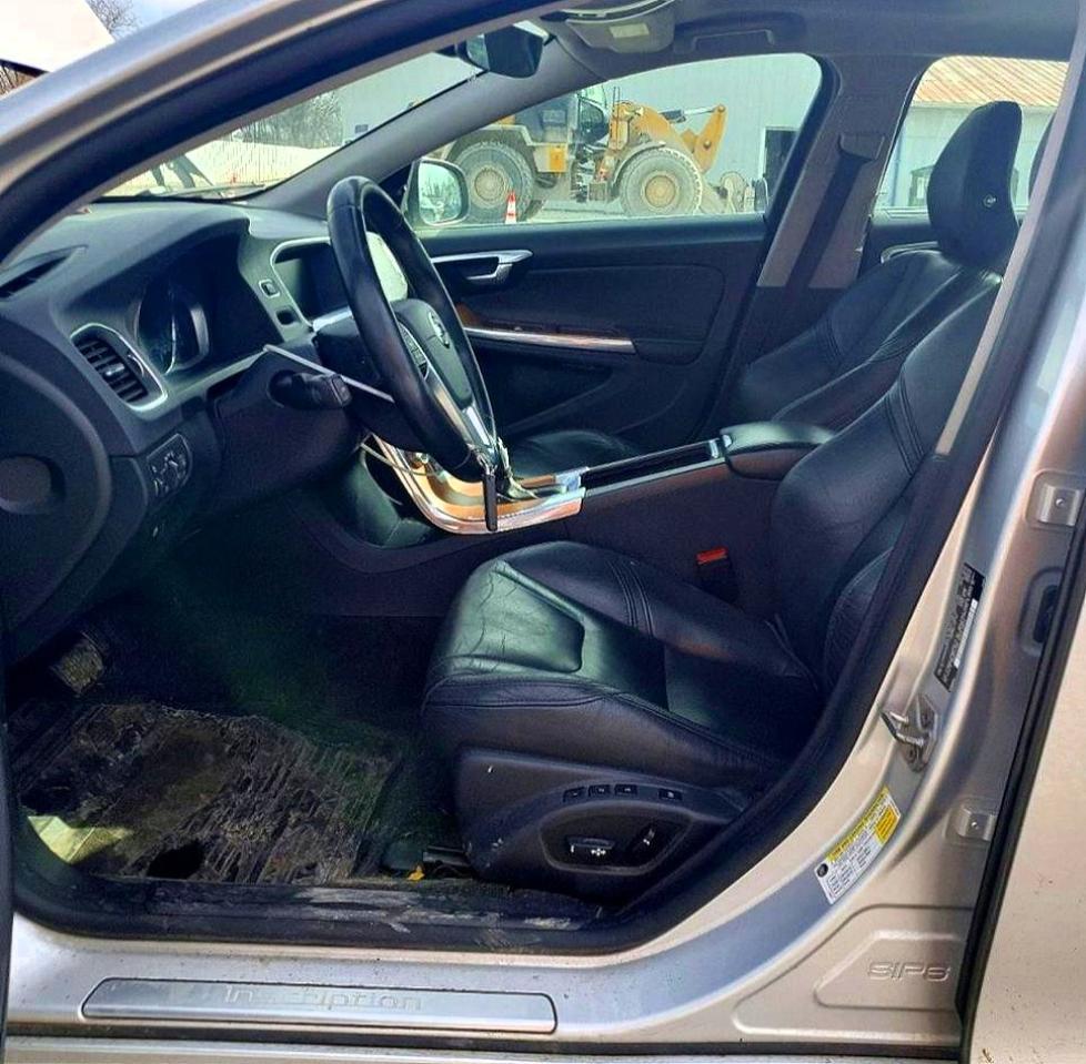 2017 VOLVO S60