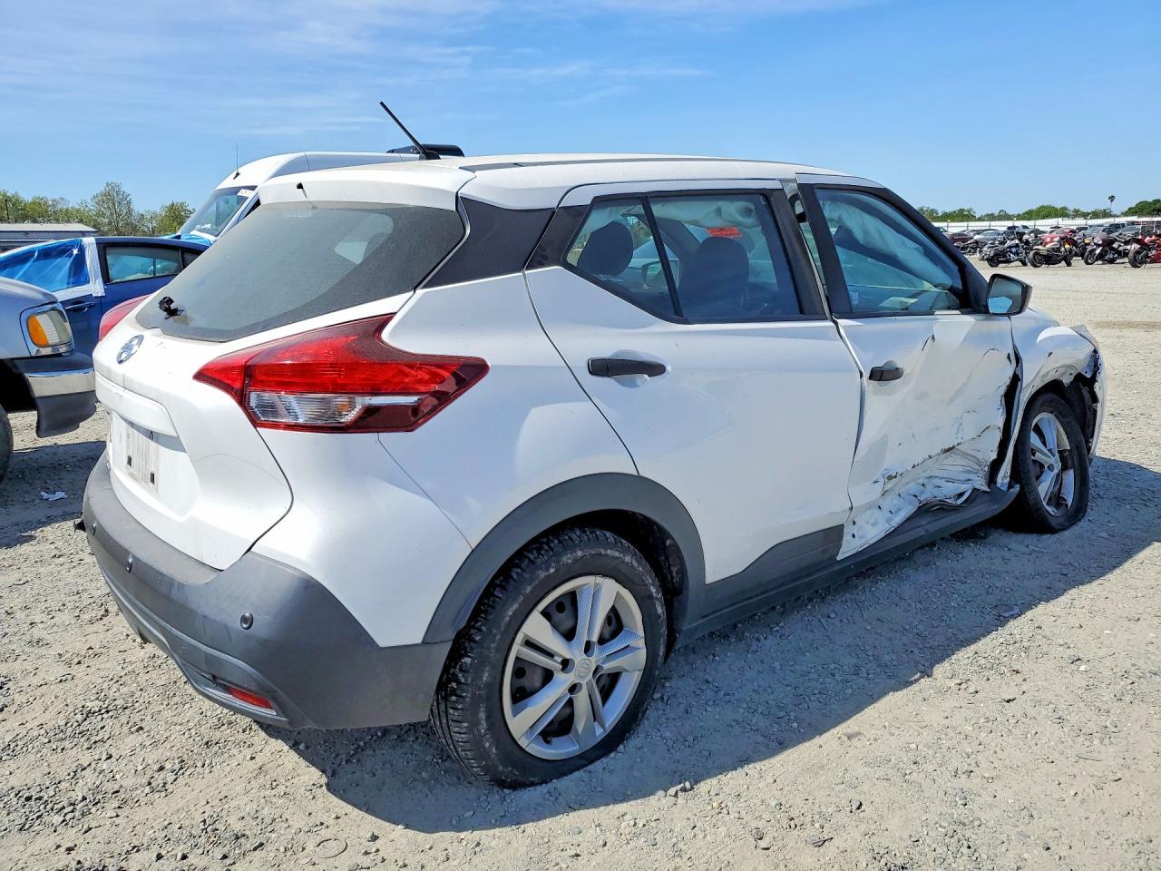2020 NISSAN KICKS