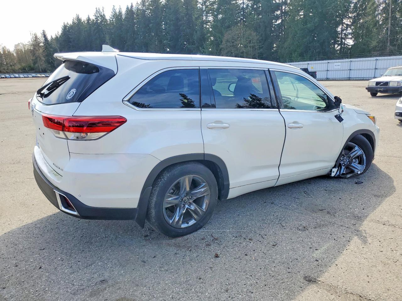 2017 TOYOTA HIGHLANDER