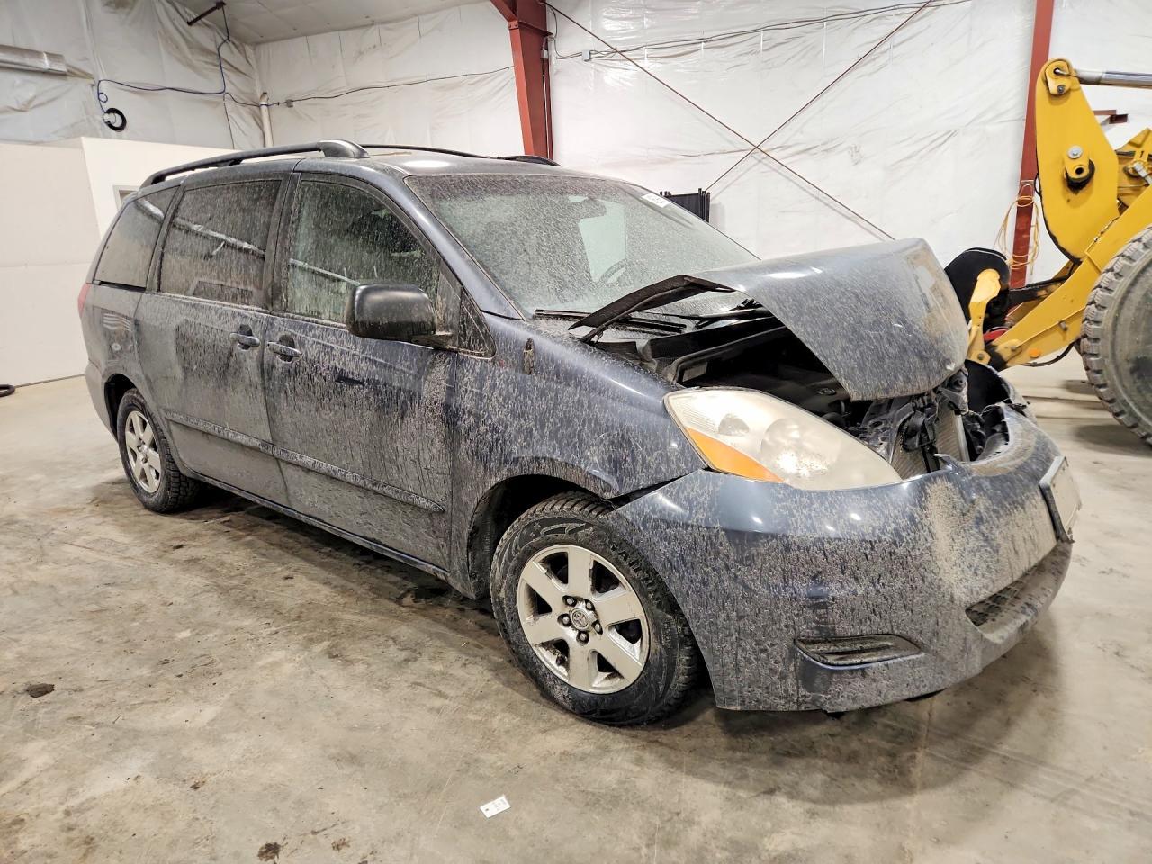 2010 TOYOTA SIENNA