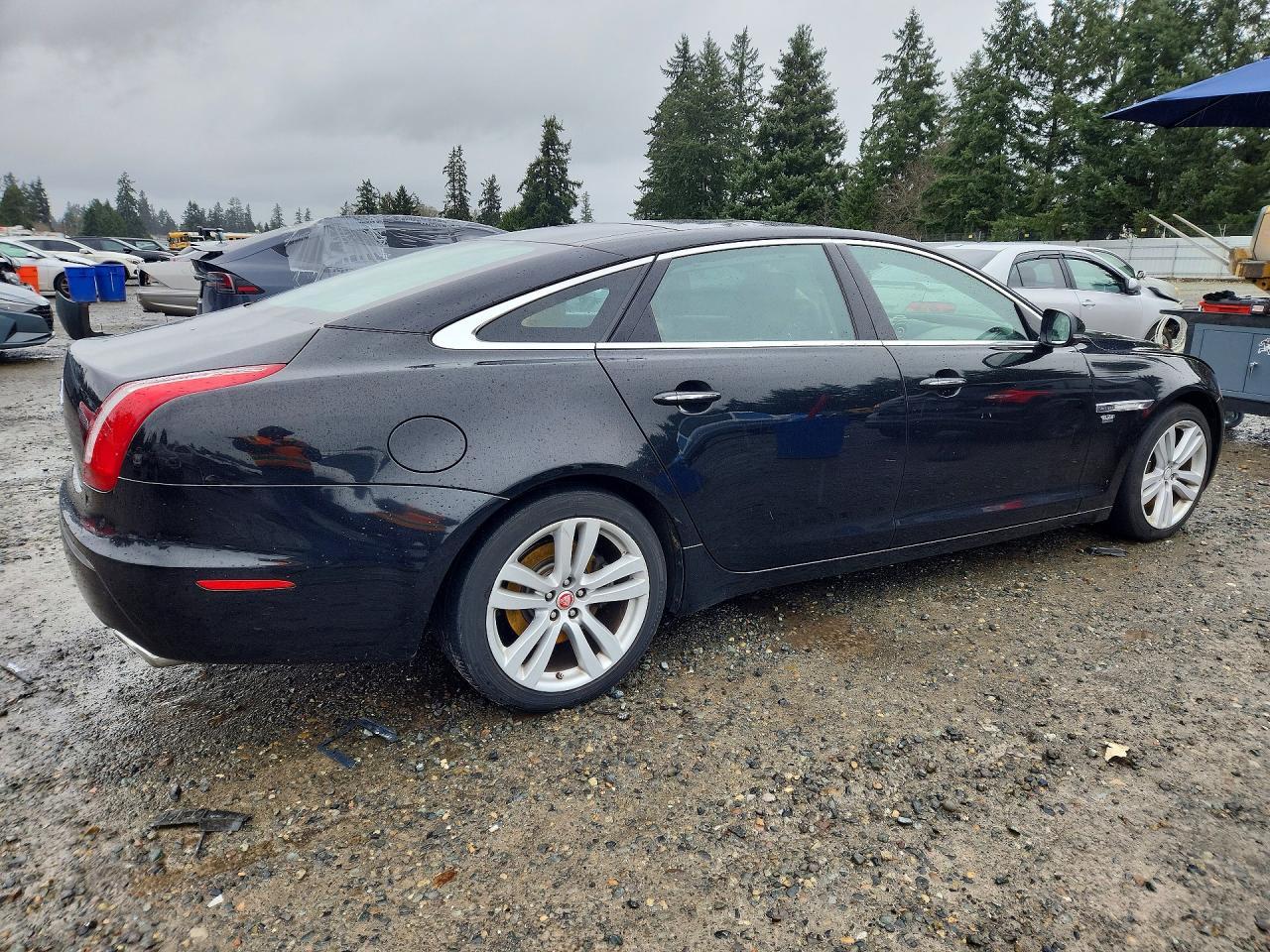 2011 JAGUAR Xj-Series
