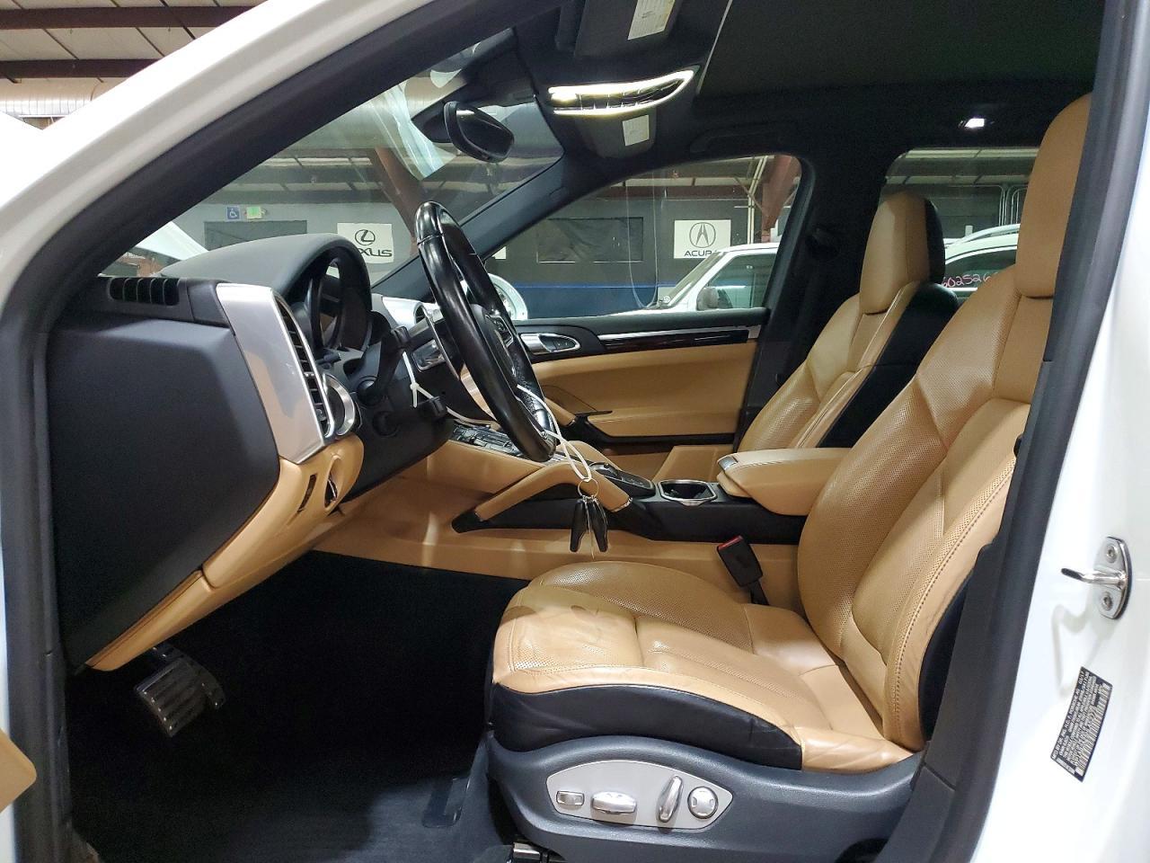 2017 PORSCHE CAYENNE