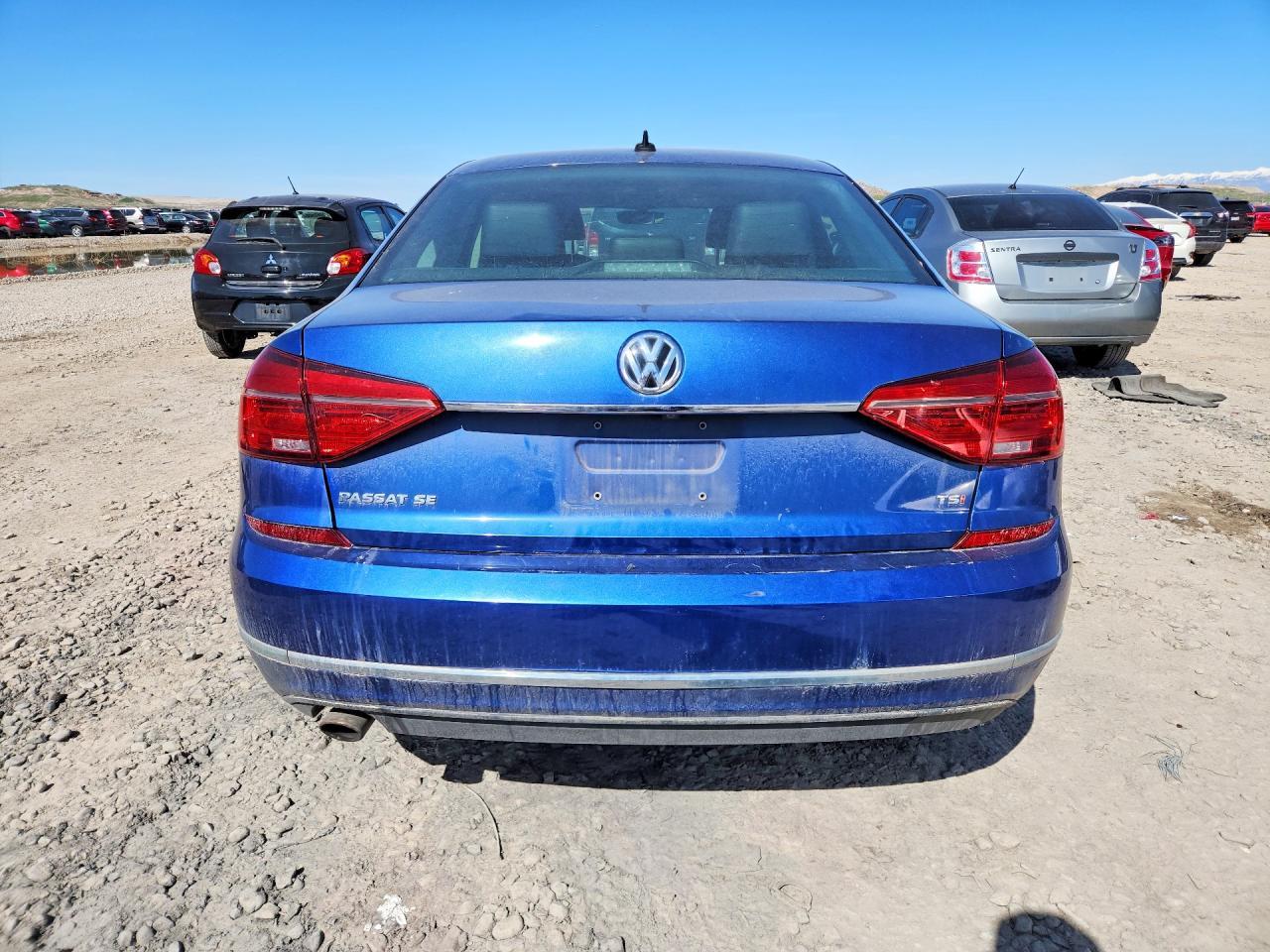 2016 VOLKSWAGEN Passat