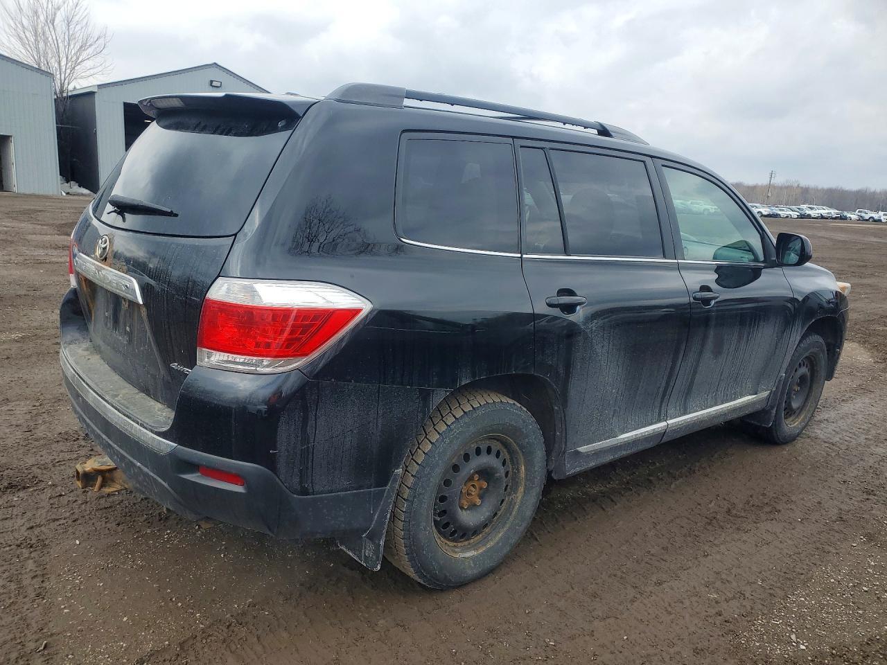 2011 TOYOTA HIGHLANDER