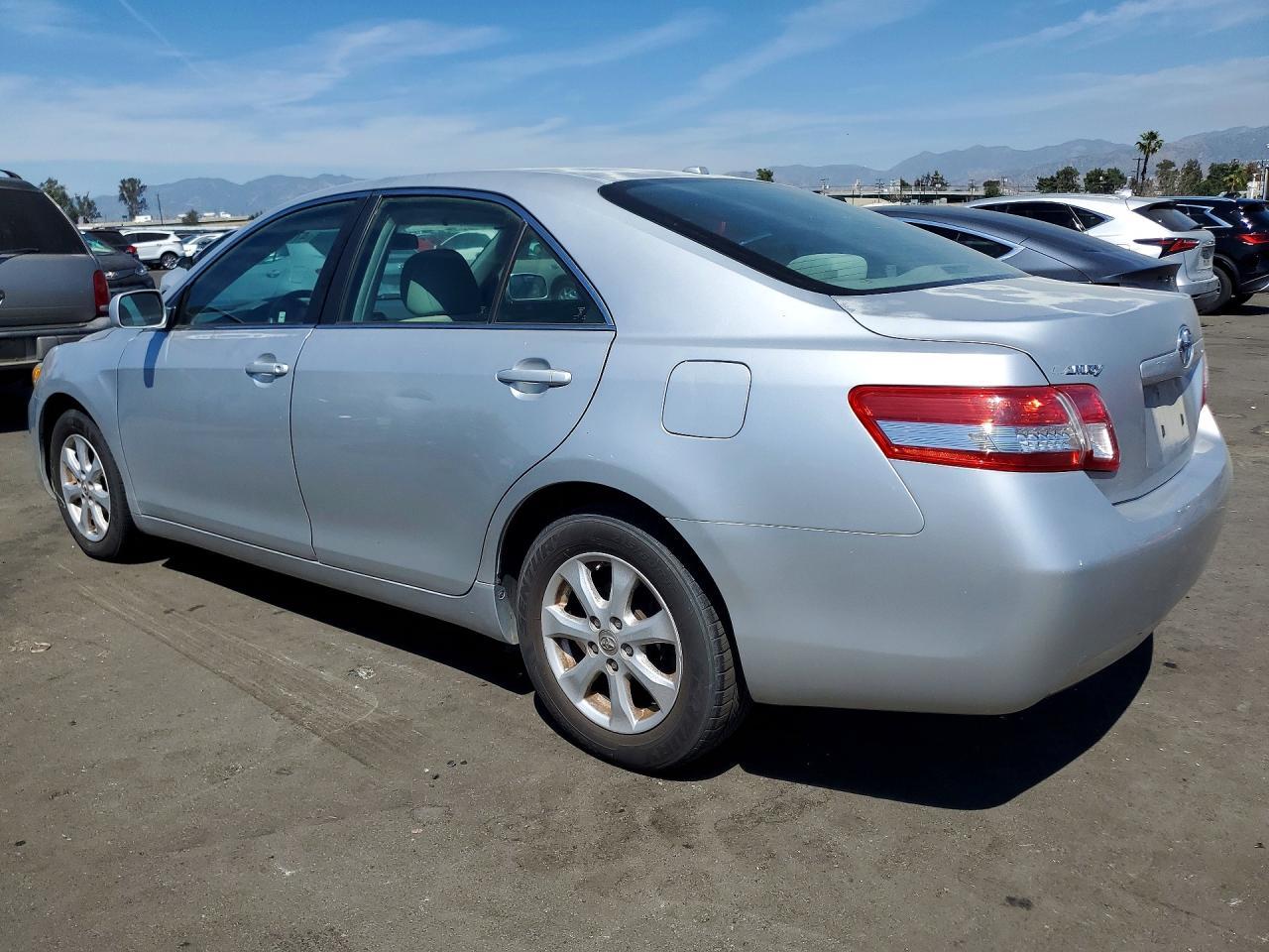 2011 TOYOTA CAMRY