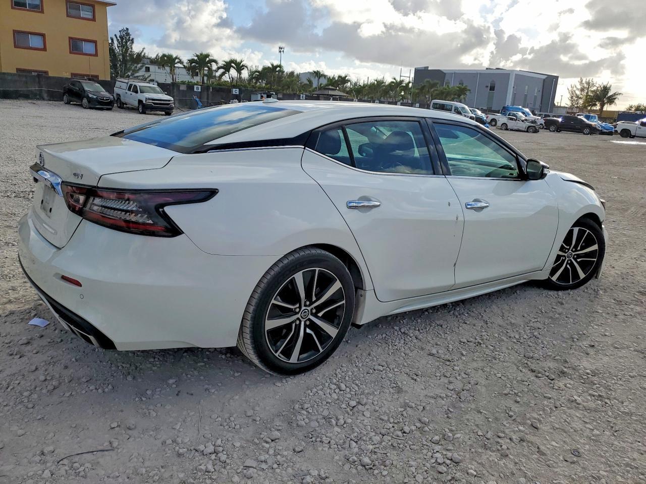 2022 NISSAN Maxima