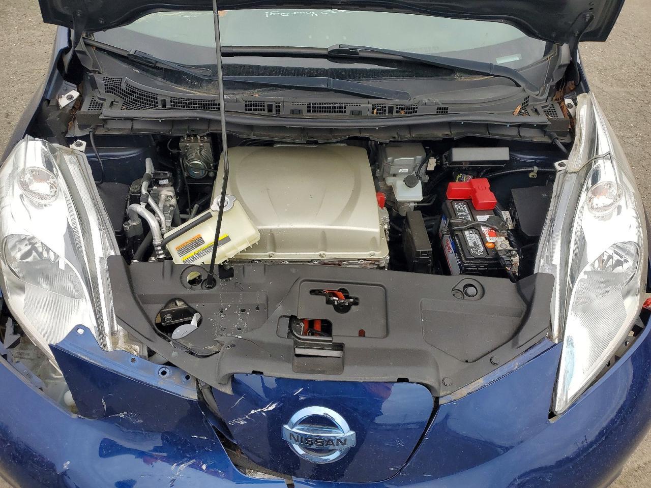 2016 NISSAN LEAF